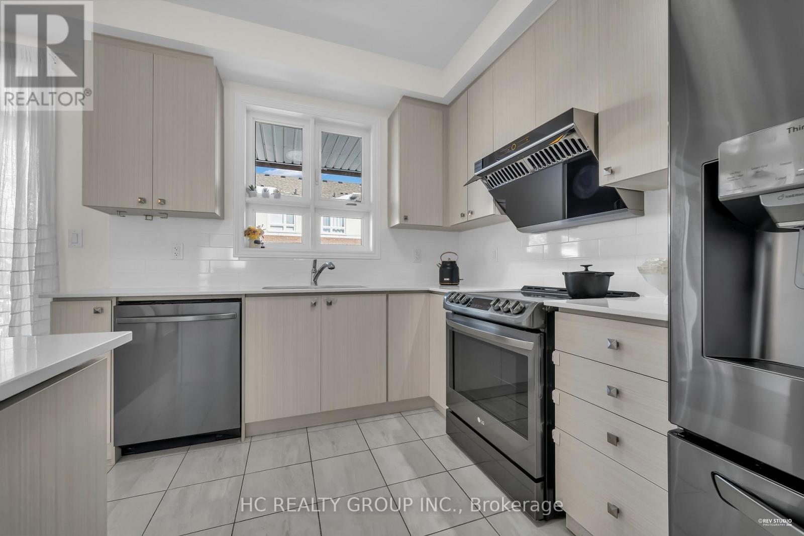 64 Chicago Lane, Markham, Ontario  L6E 0V6 - Photo 10 - N12883766