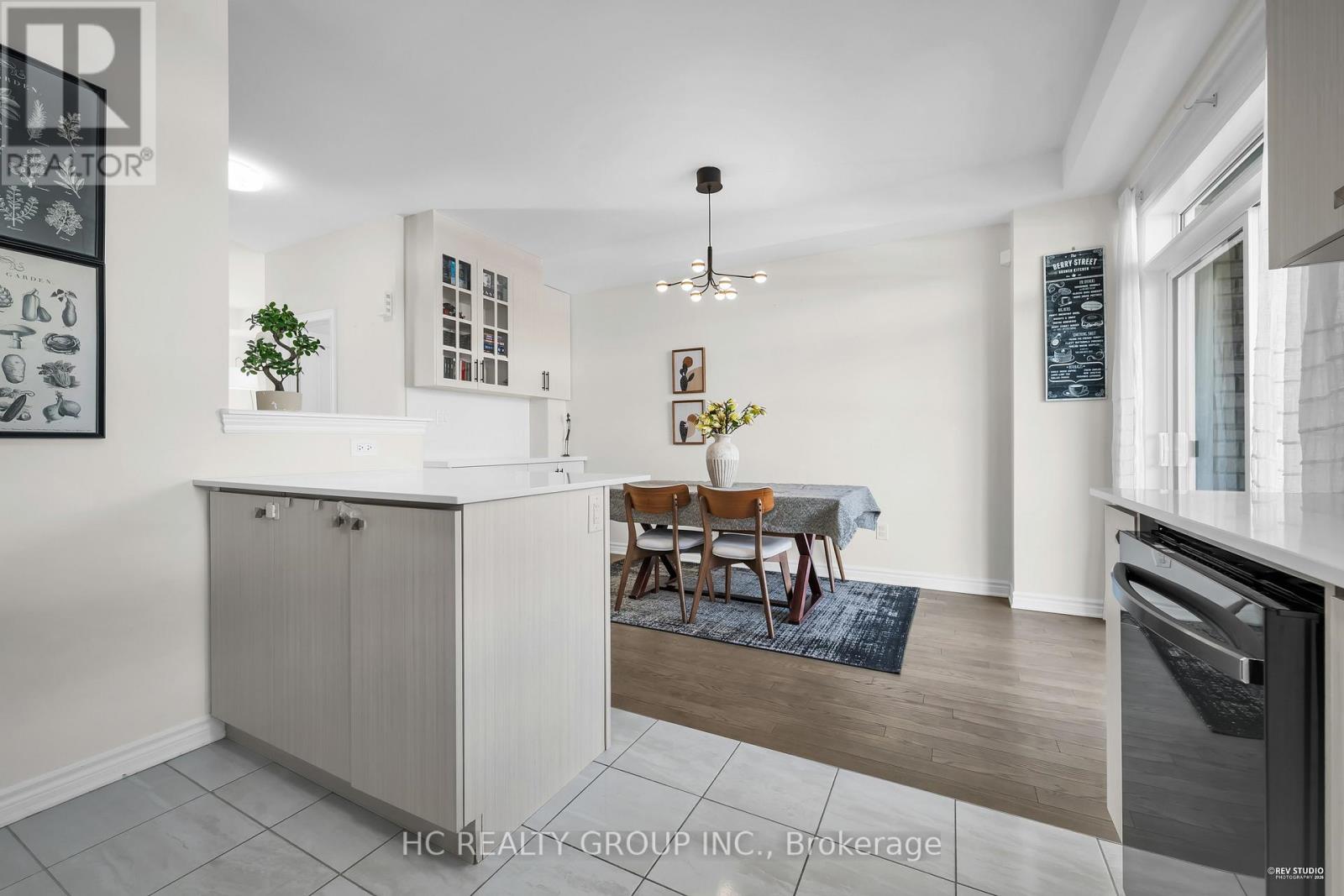 64 Chicago Lane, Markham, Ontario  L6E 0V6 - Photo 12 - N12883766