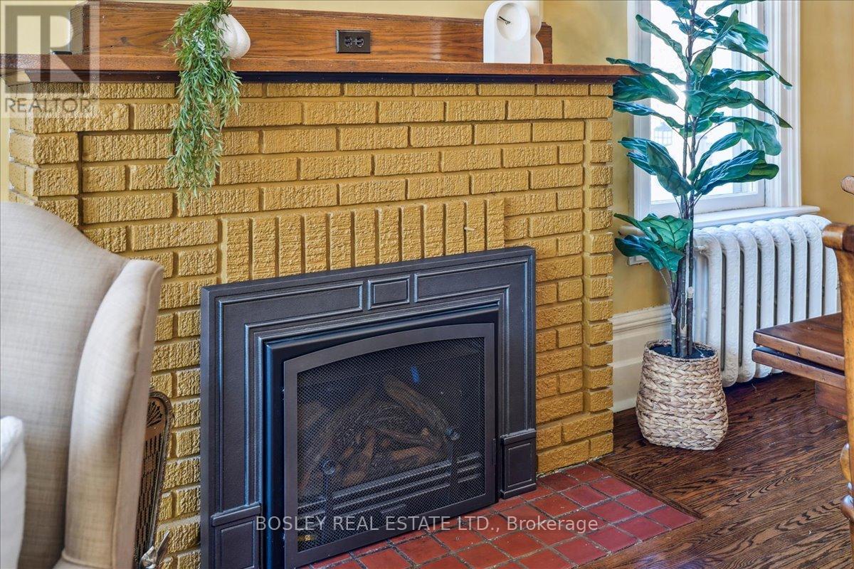 42 Royal Road, Aurora, Ontario  L4G 1A9 - Photo 14 - N12883776