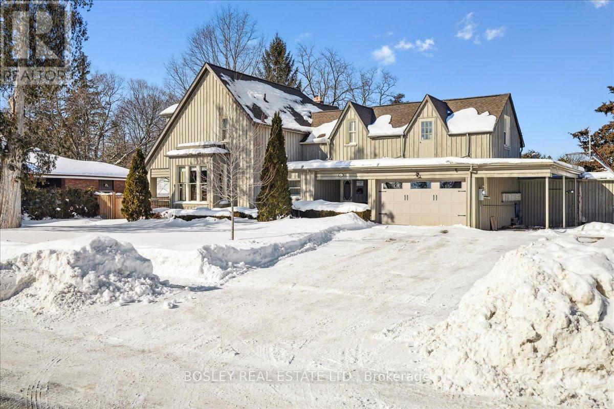 42 Royal Road, Aurora, Ontario  L4G 1A9 - Photo 2 - N12883776