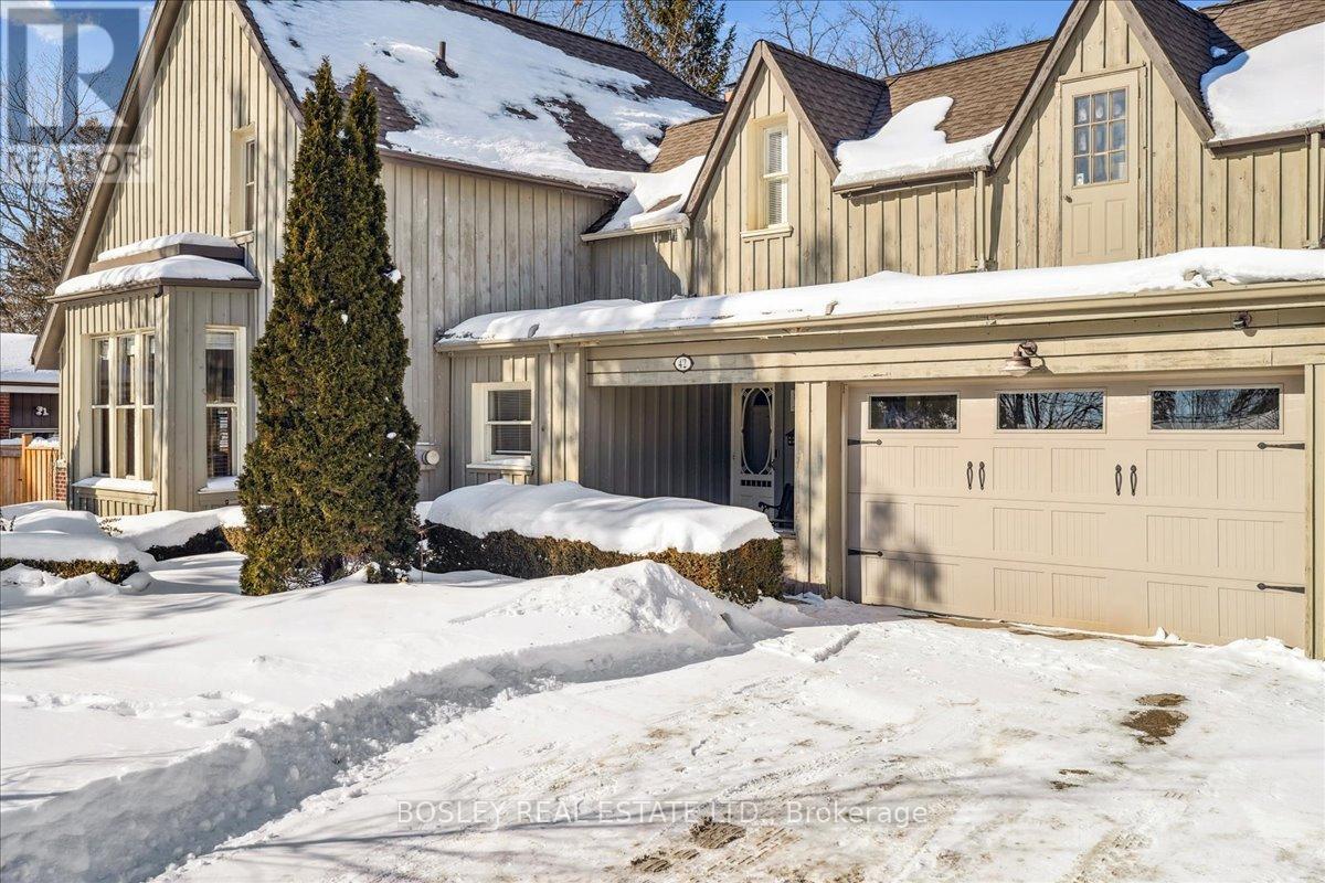 42 Royal Road, Aurora, Ontario  L4G 1A9 - Photo 3 - N12883776