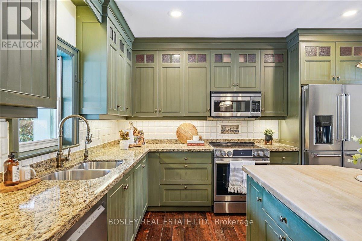 42 Royal Road, Aurora, Ontario  L4G 1A9 - Photo 8 - N12883776