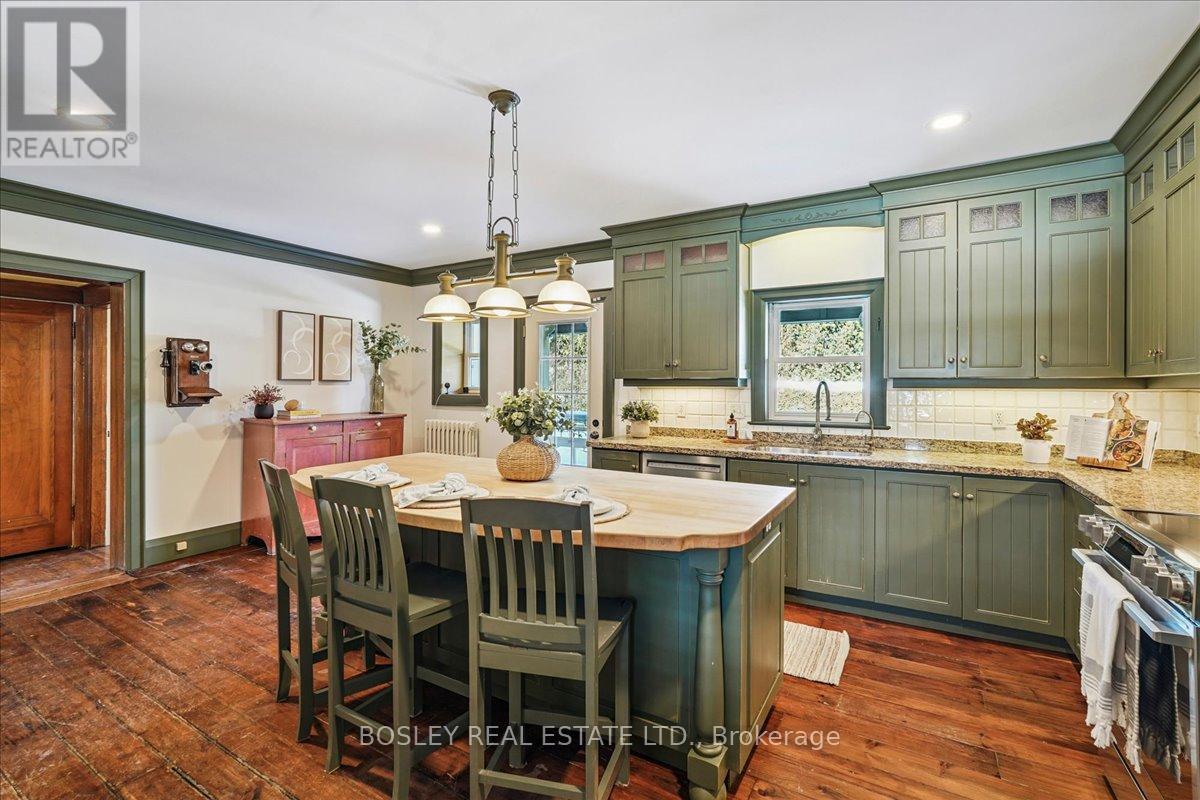 42 Royal Road, Aurora, Ontario  L4G 1A9 - Photo 9 - N12883776