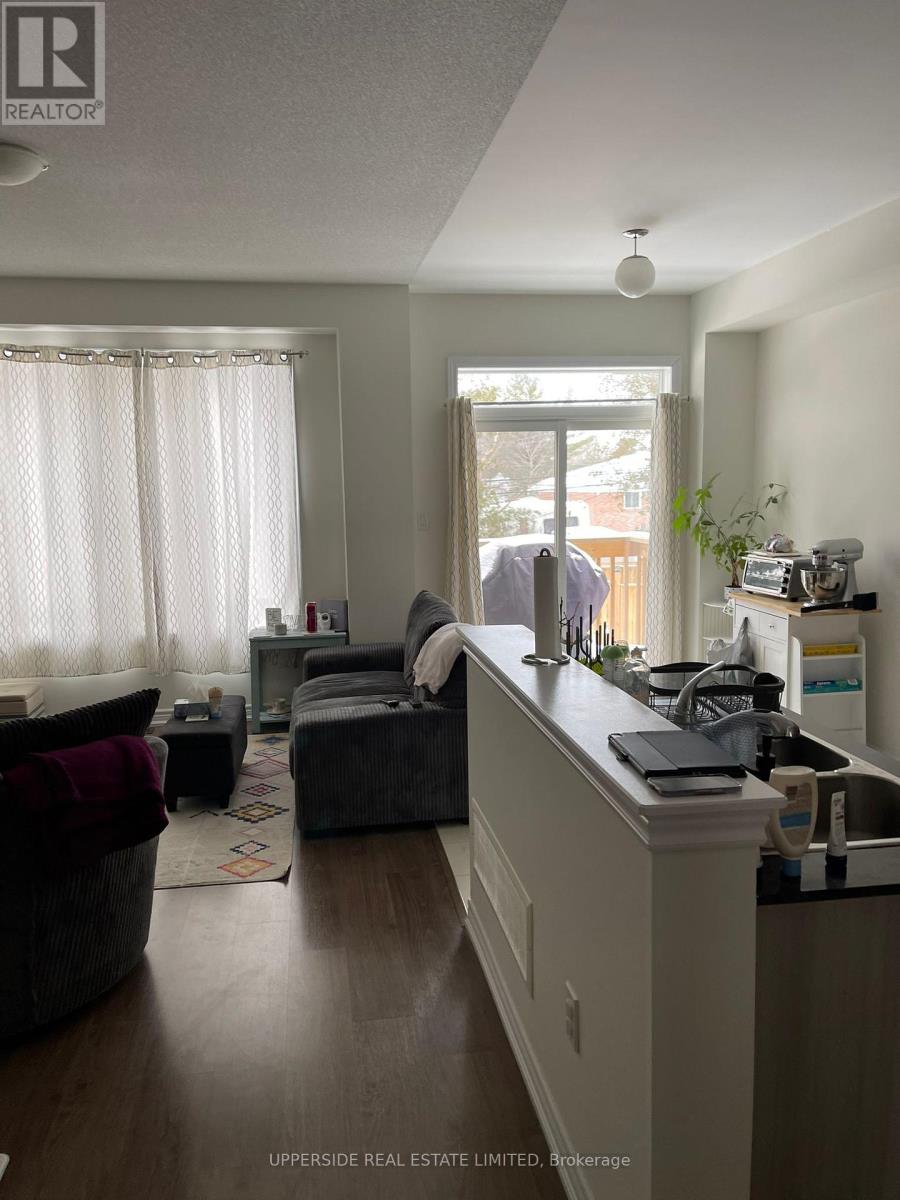 32 Greenwood Drive, Essa, Ontario  L0M 1B4 - Photo 8 - N12883794