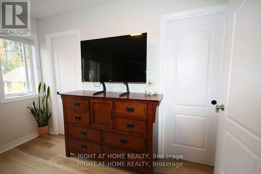 1039 Cook Drive, Midland, Ontario  L4R 0E4 - Photo 27 - S12883760