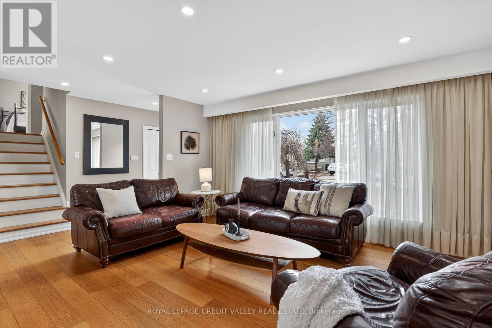 41 Staveley Crescent, Brampton, Ontario  L6W 2S1 - Photo 10 - W12880886