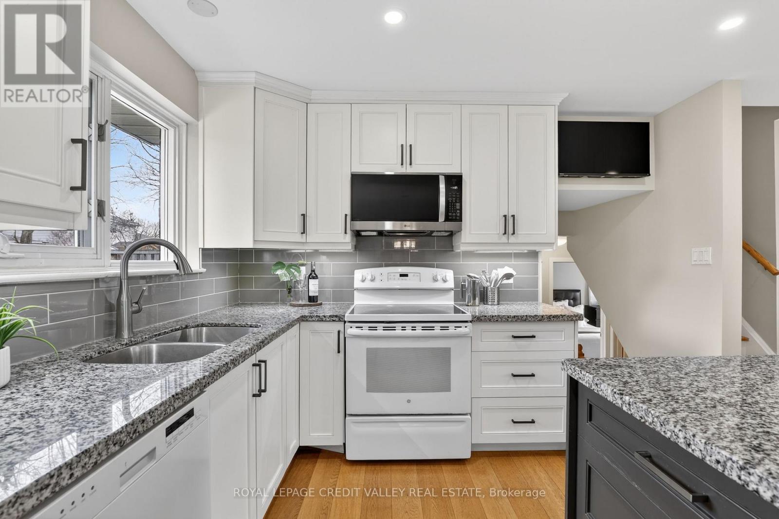 41 Staveley Crescent, Brampton, Ontario  L6W 2S1 - Photo 21 - W12880886