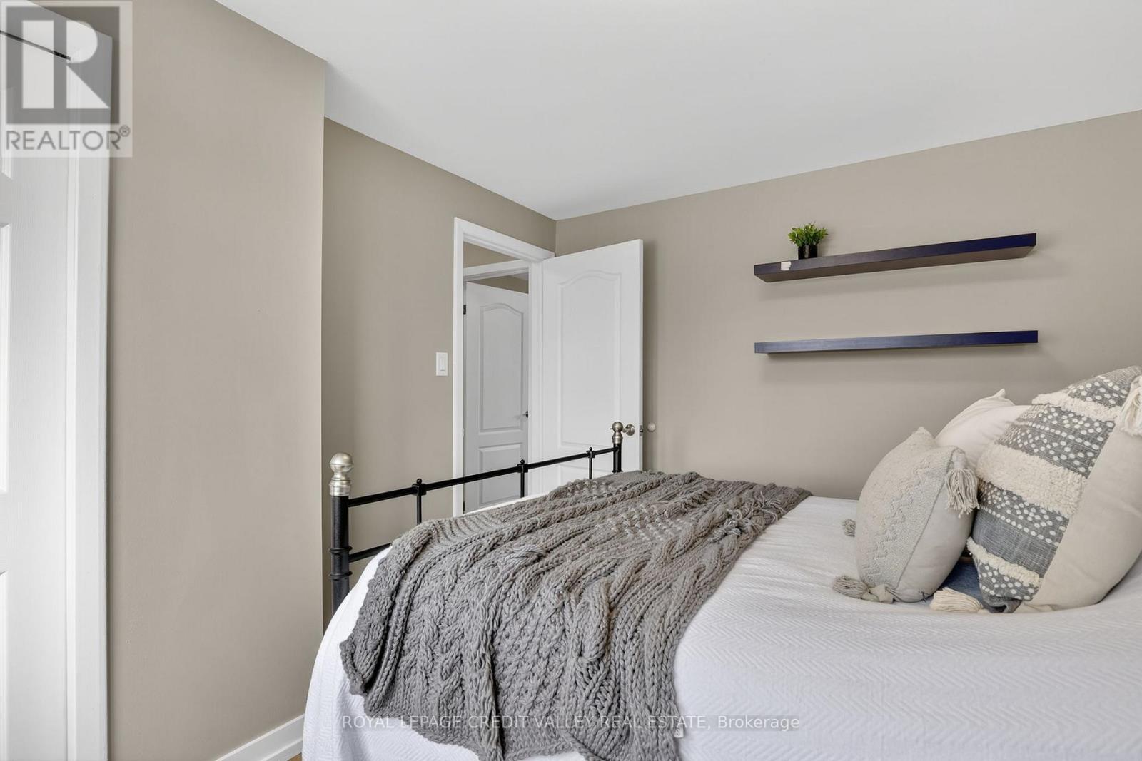 41 Staveley Crescent, Brampton, Ontario  L6W 2S1 - Photo 23 - W12880886