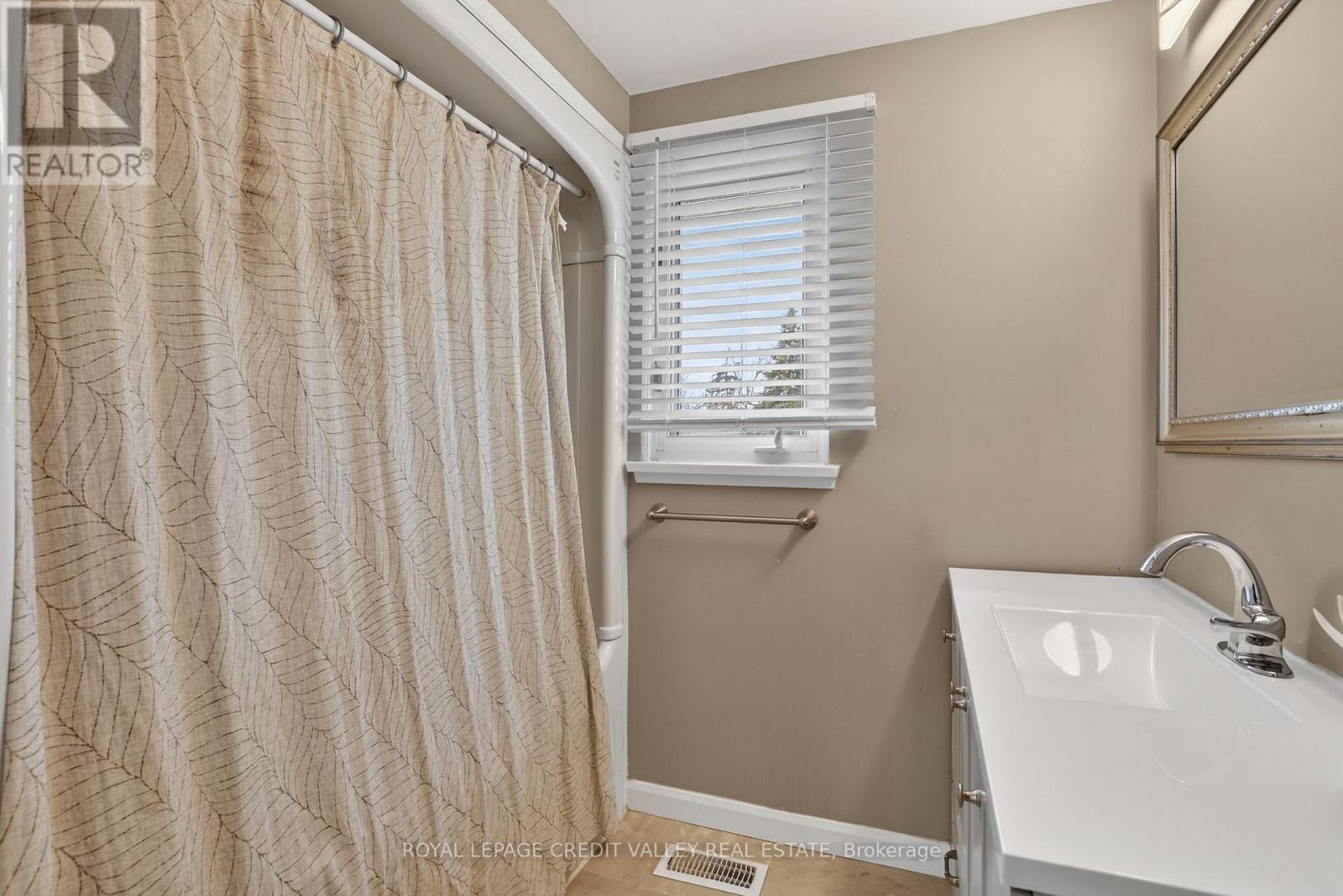 41 Staveley Crescent, Brampton, Ontario  L6W 2S1 - Photo 28 - W12880886