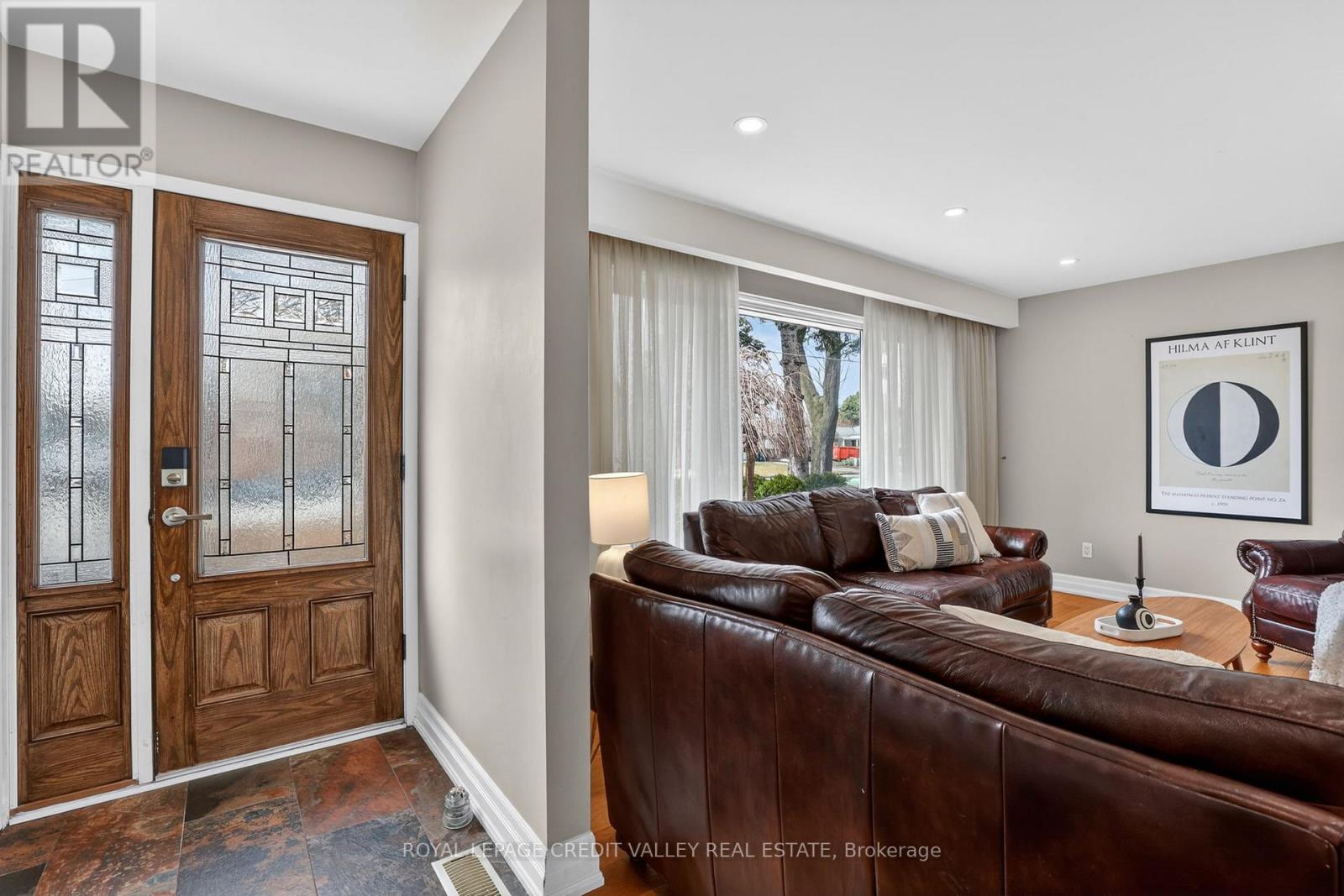 41 Staveley Crescent, Brampton, Ontario  L6W 2S1 - Photo 6 - W12880886