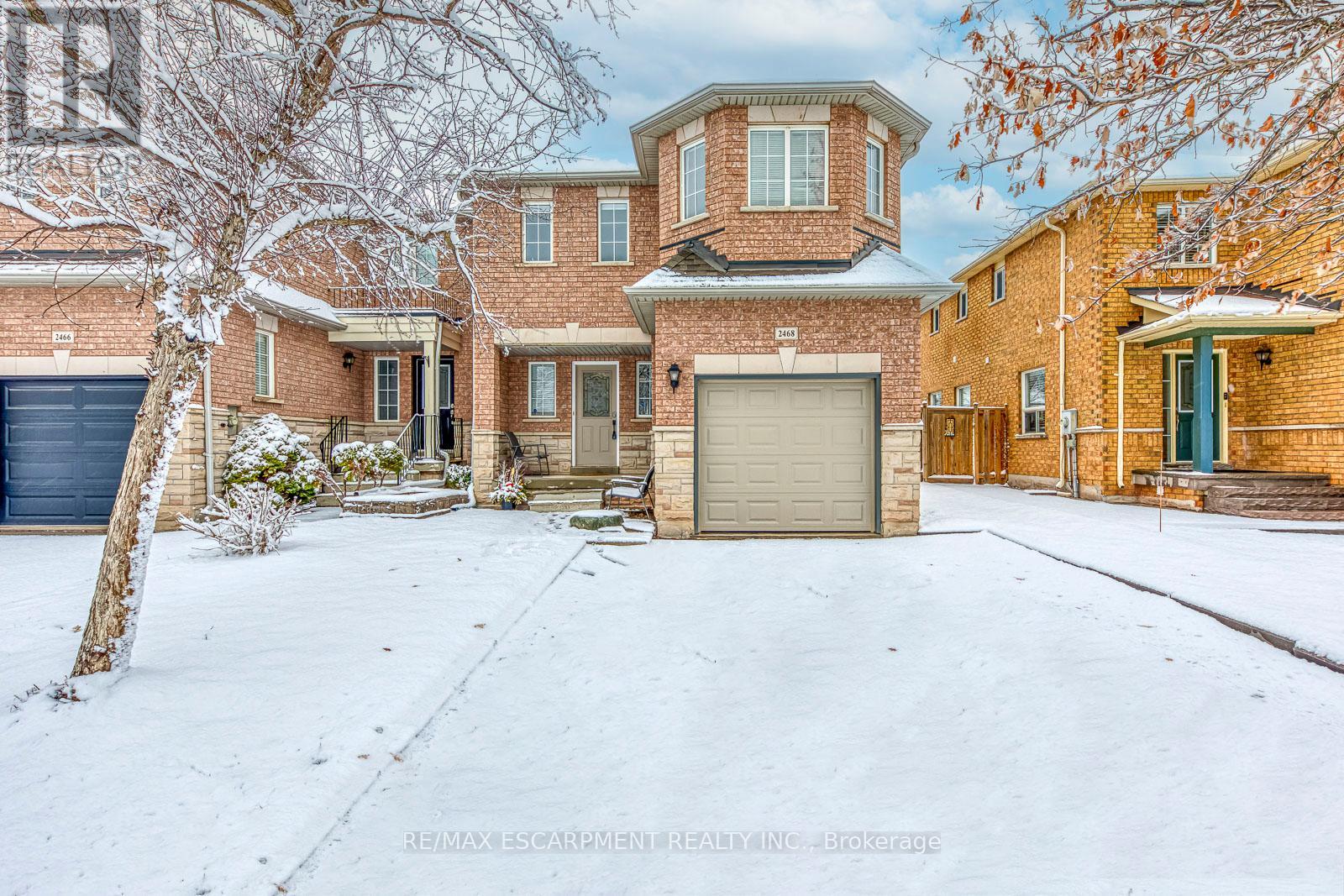 2468 NEWCASTLE CRESCENT, Oakville, Ontario