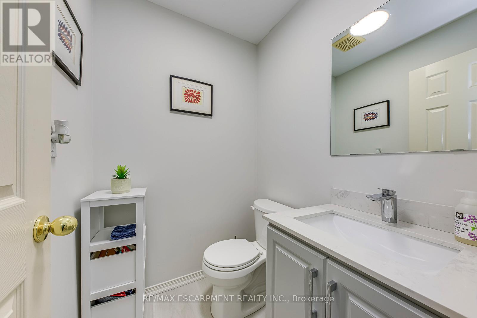 2468 Newcastle Crescent, Oakville, Ontario  L6M 4P3 - Photo 12 - W12883734