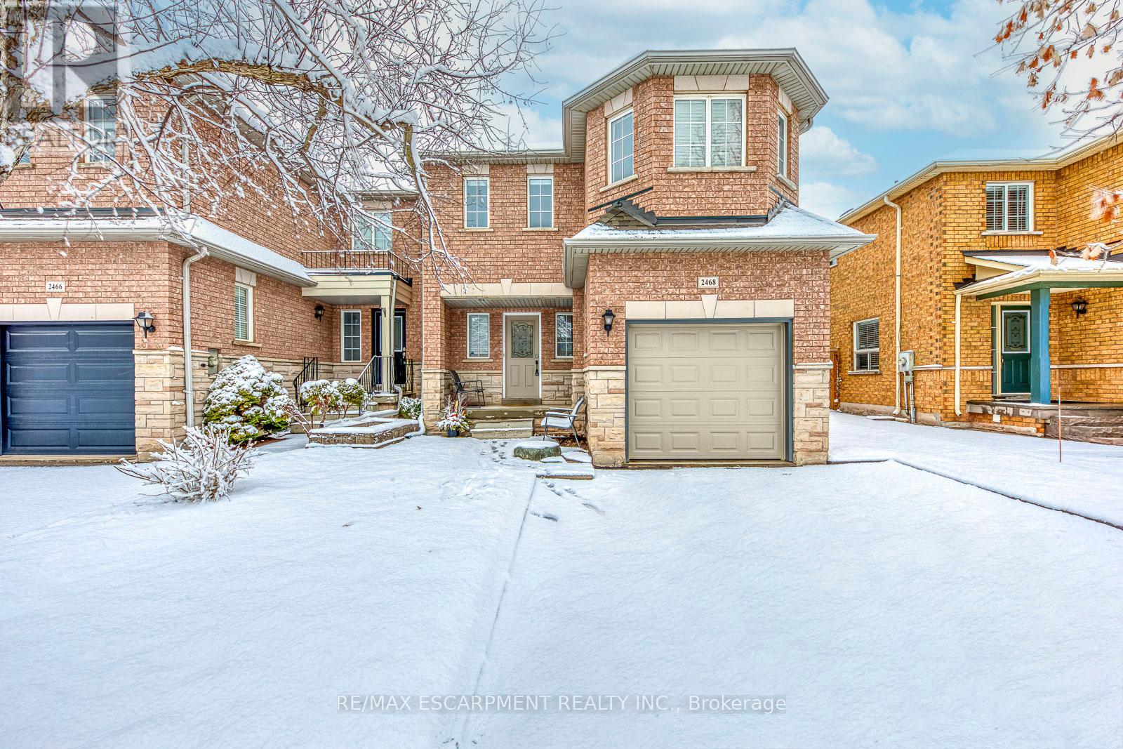 2468 Newcastle Crescent, Oakville, Ontario  L6M 4P3 - Photo 2 - W12883734