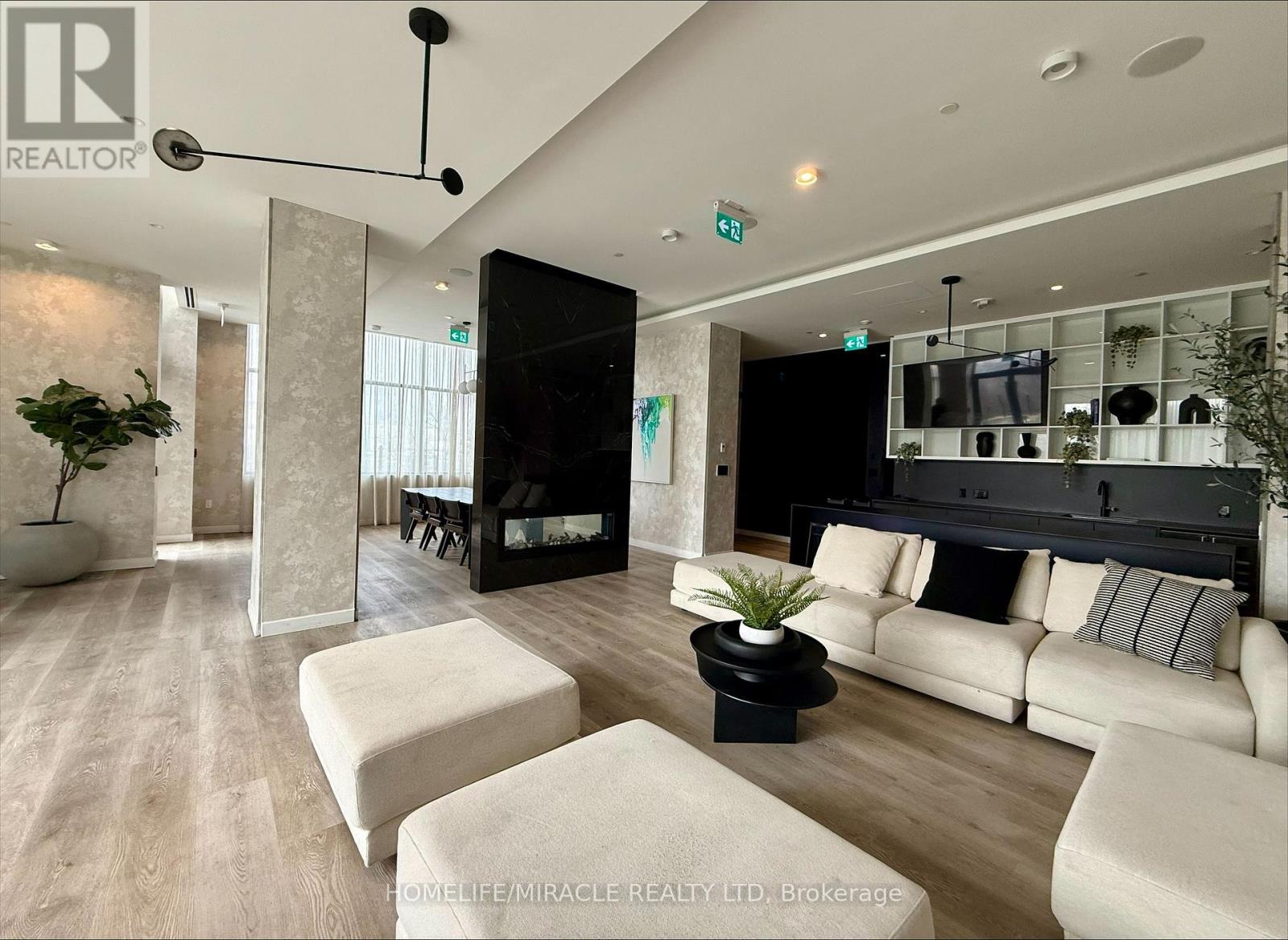 1321 - 86 Dundas Street E, Mississauga, Ontario  L5A 1W4 - Photo 10 - W12883746