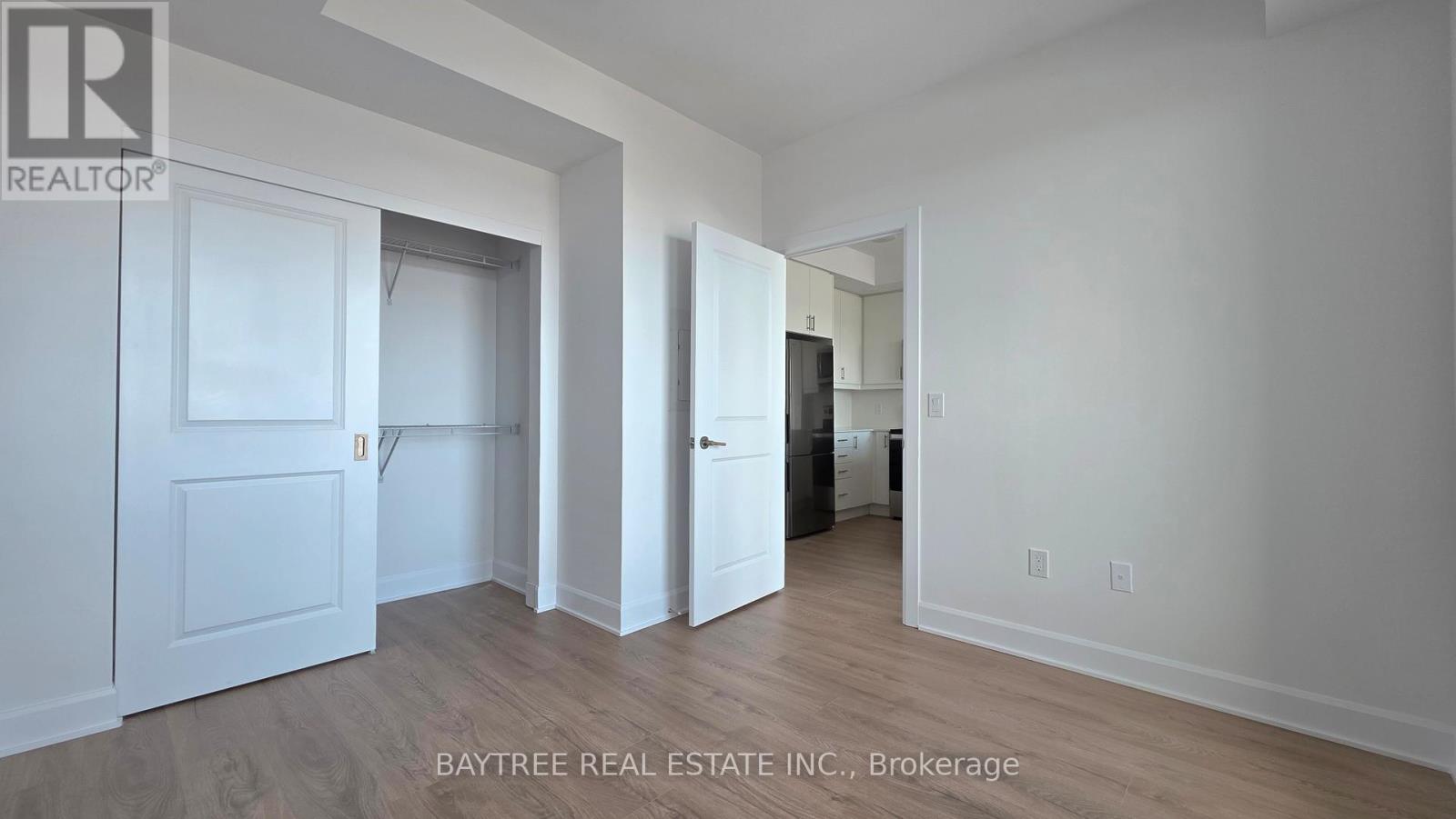 1906 - 3240 William Coltson Avenue, Oakville, Ontario  L6H 8C8 - Photo 4 - W12883748