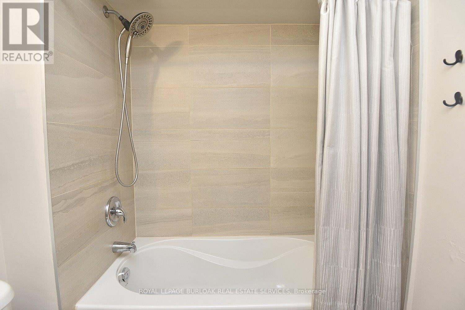 42 - 2065 Amherst Heights Court, Burlington, Ontario  L7P 4S1 - Photo 27 - W12883774