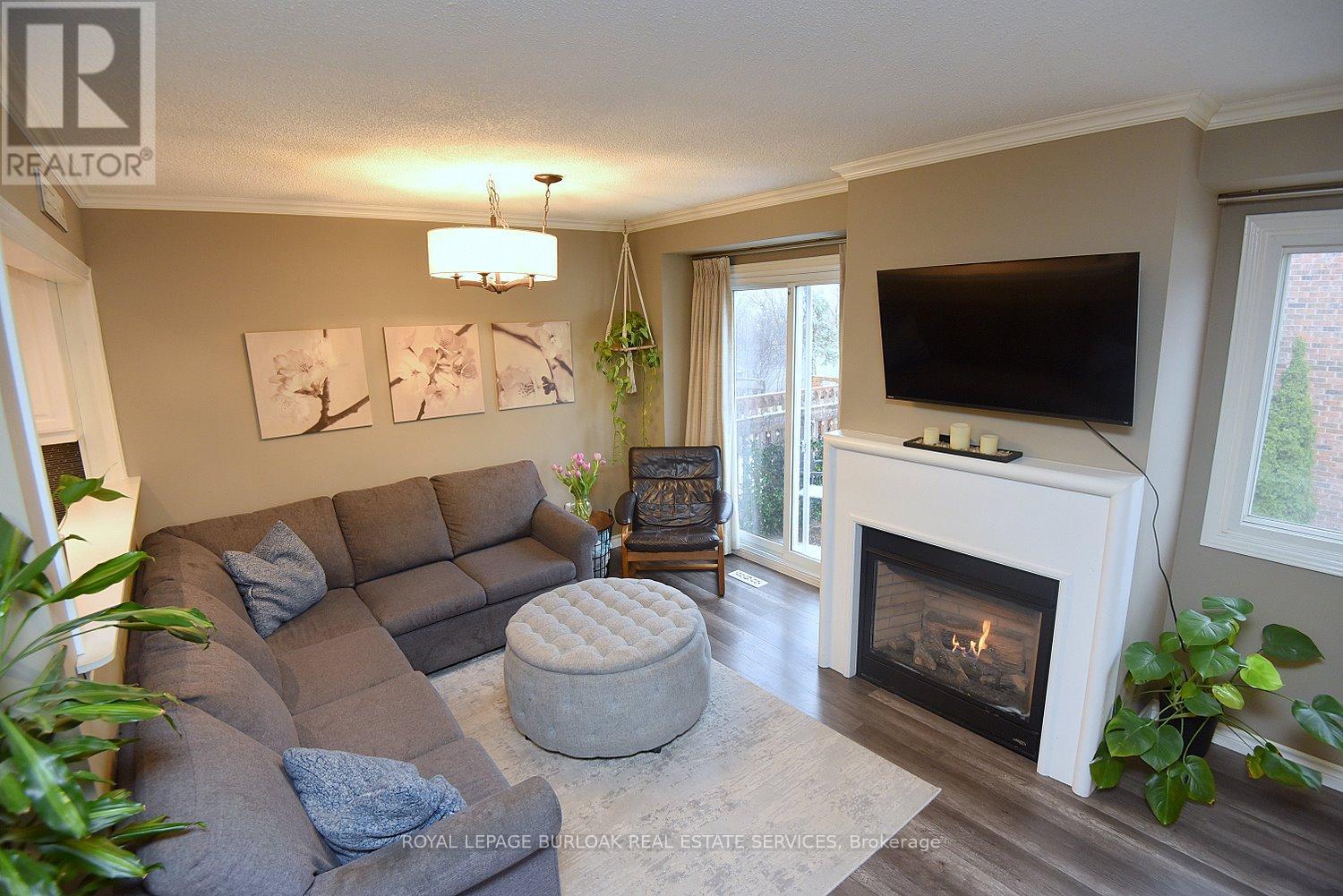 42 - 2065 Amherst Heights Court, Burlington, Ontario  L7P 4S1 - Photo 6 - W12883774