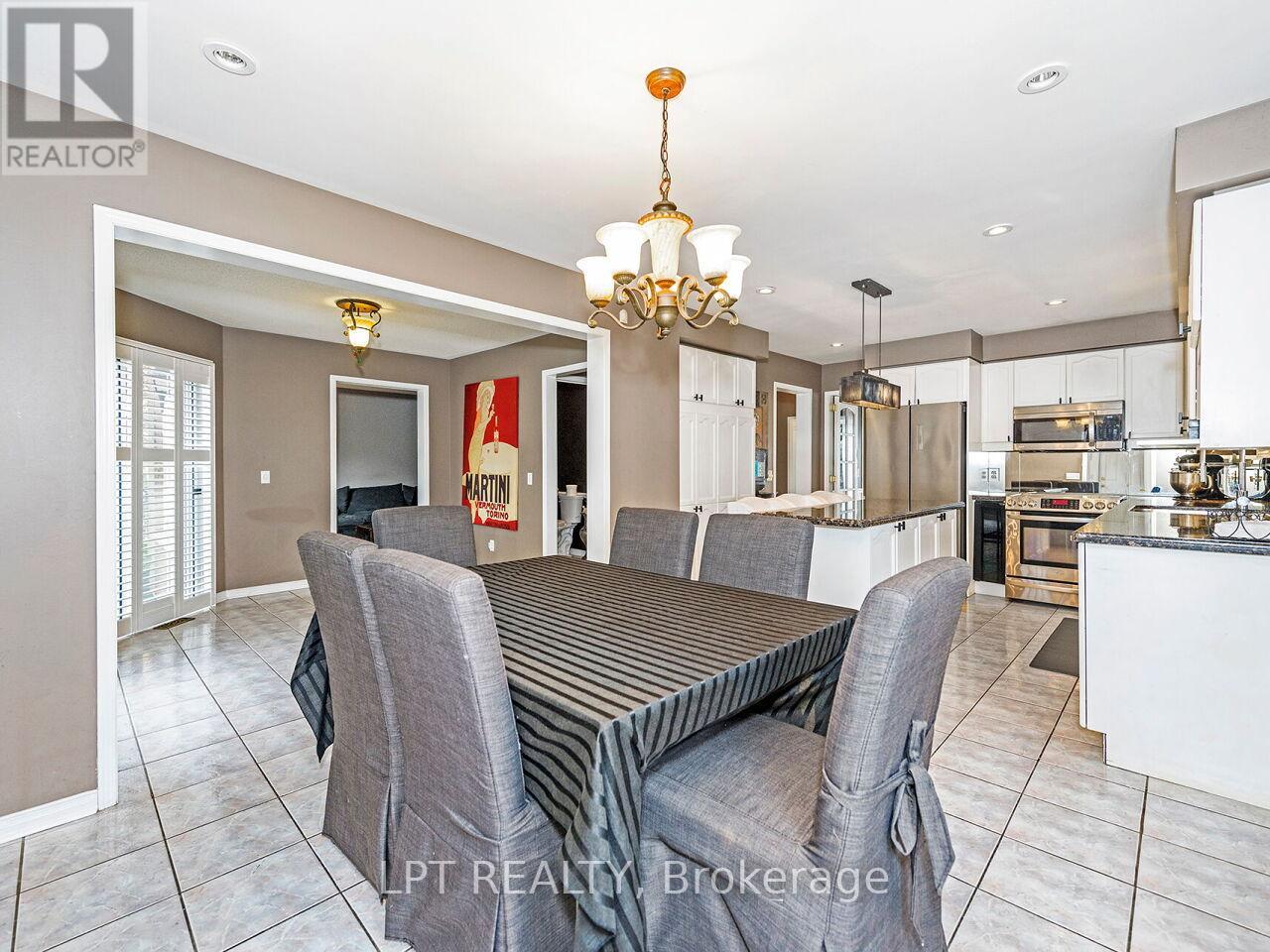 2460 Sixth Line, Oakville, Ontario  L6H 5Z8 - Photo 14 - W12883778