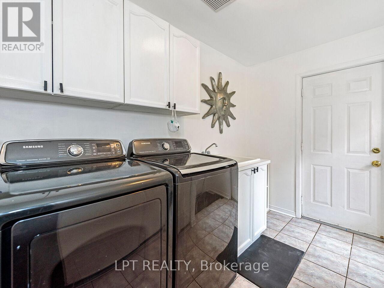 2460 Sixth Line, Oakville, Ontario  L6H 5Z8 - Photo 15 - W12883778