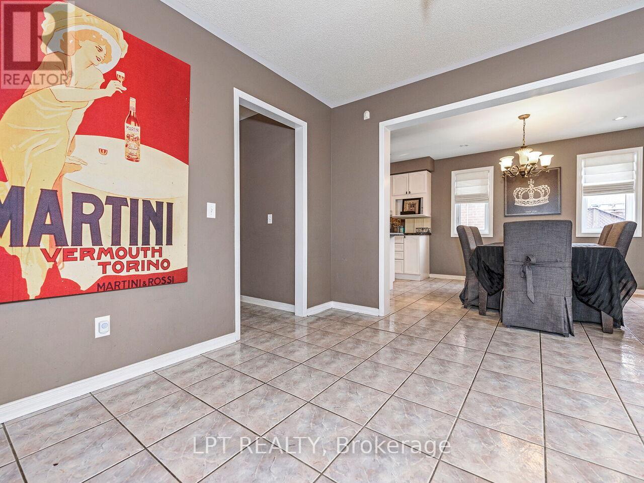 2460 Sixth Line, Oakville, Ontario  L6H 5Z8 - Photo 16 - W12883778