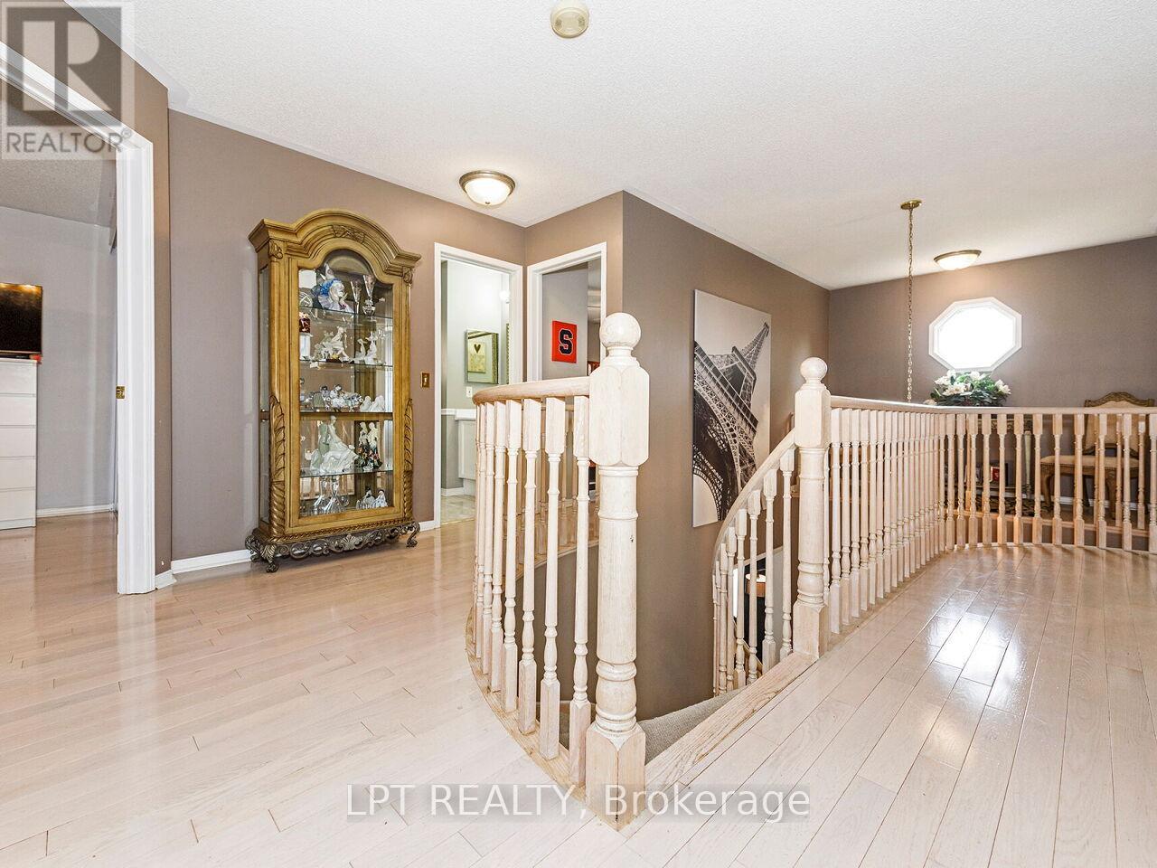 2460 Sixth Line, Oakville, Ontario  L6H 5Z8 - Photo 19 - W12883778