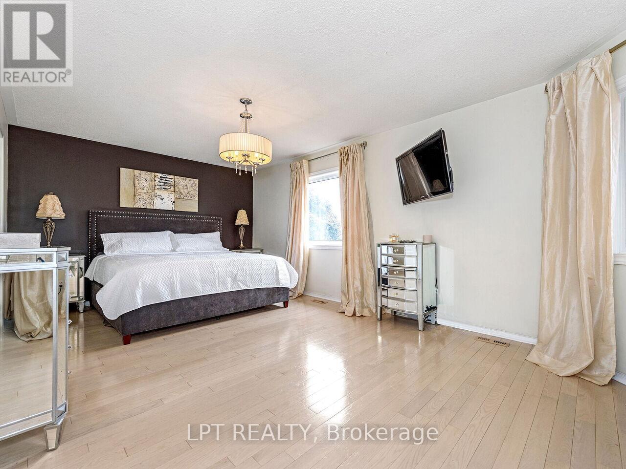 2460 Sixth Line, Oakville, Ontario  L6H 5Z8 - Photo 20 - W12883778