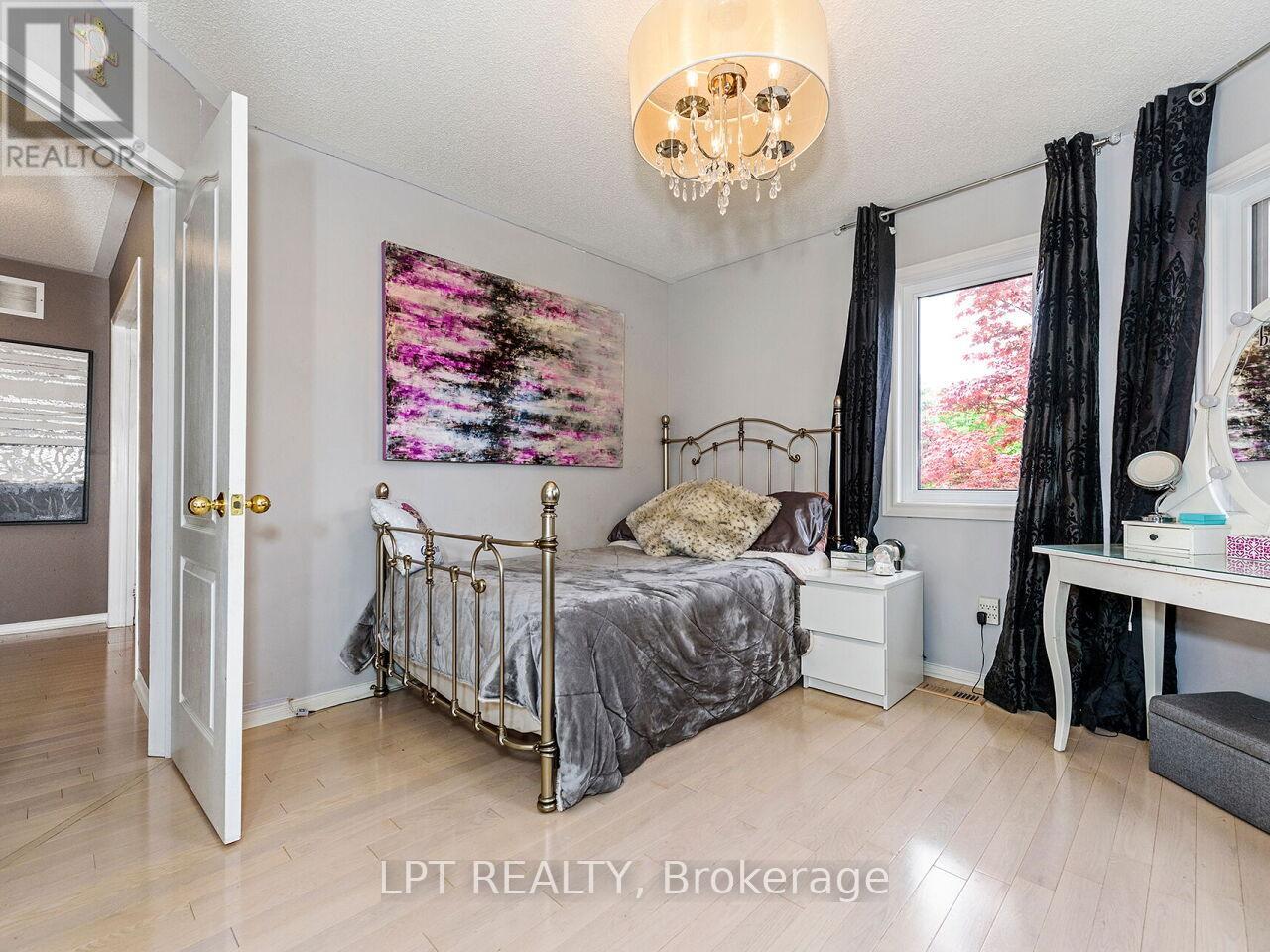 2460 Sixth Line, Oakville, Ontario  L6H 5Z8 - Photo 27 - W12883778