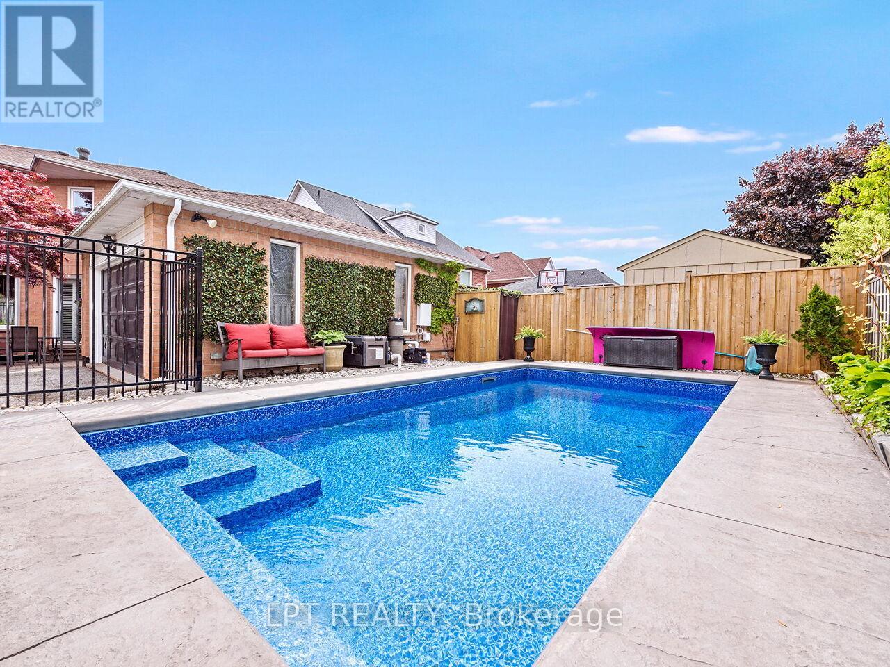 2460 Sixth Line, Oakville, Ontario  L6H 5Z8 - Photo 36 - W12883778