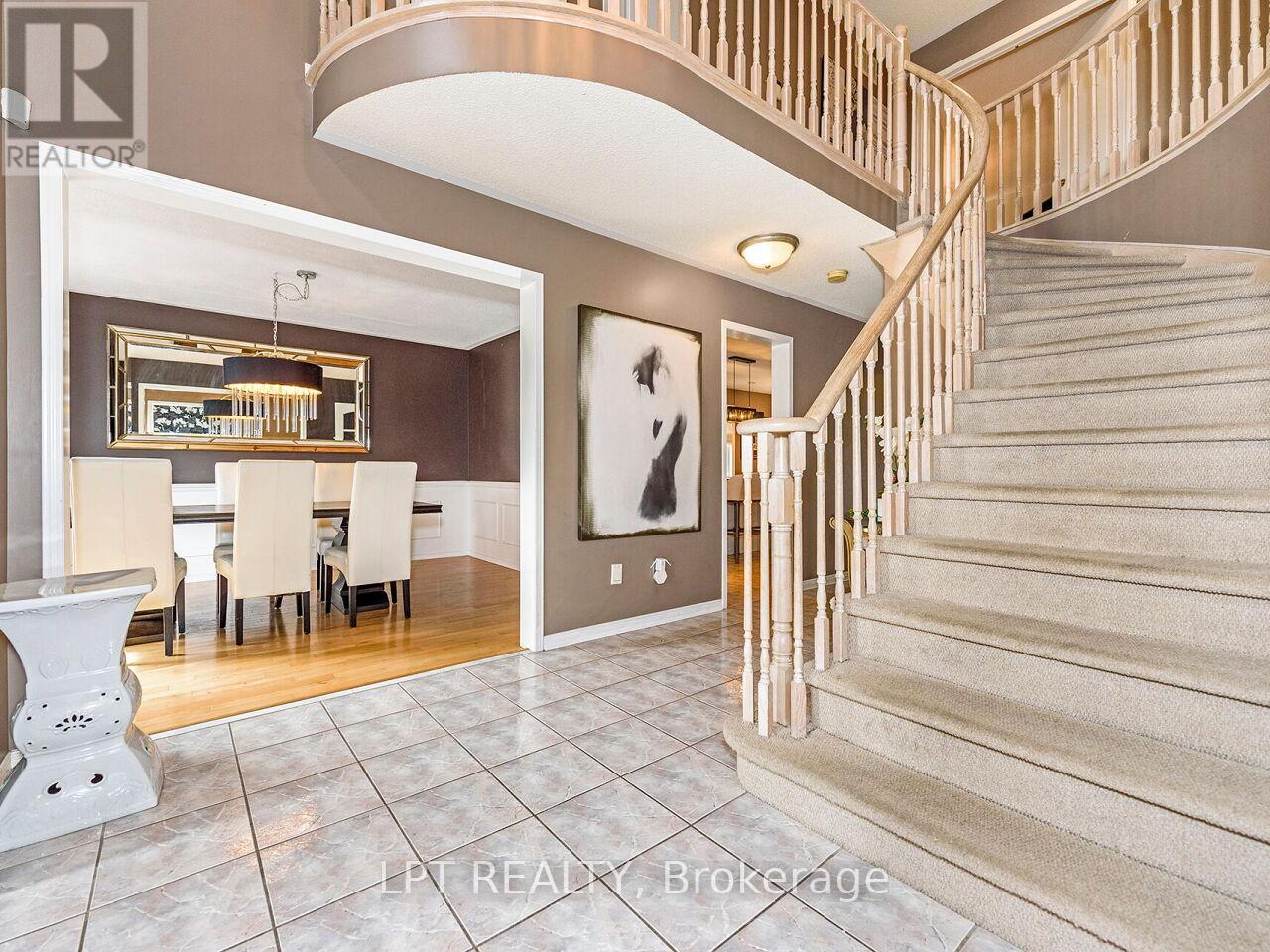 2460 Sixth Line, Oakville, Ontario  L6H 5Z8 - Photo 6 - W12883778