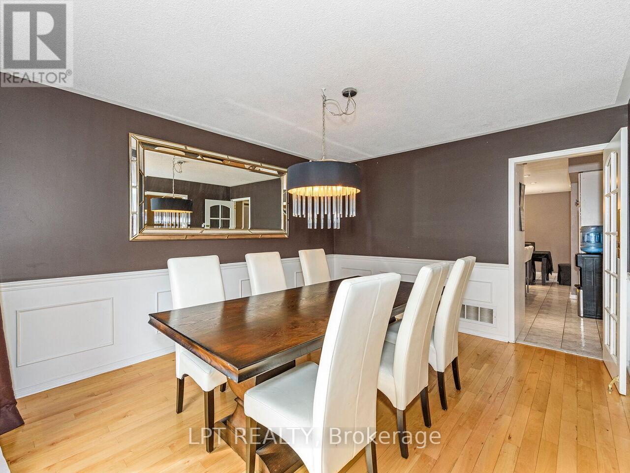 2460 Sixth Line, Oakville, Ontario  L6H 5Z8 - Photo 8 - W12883778