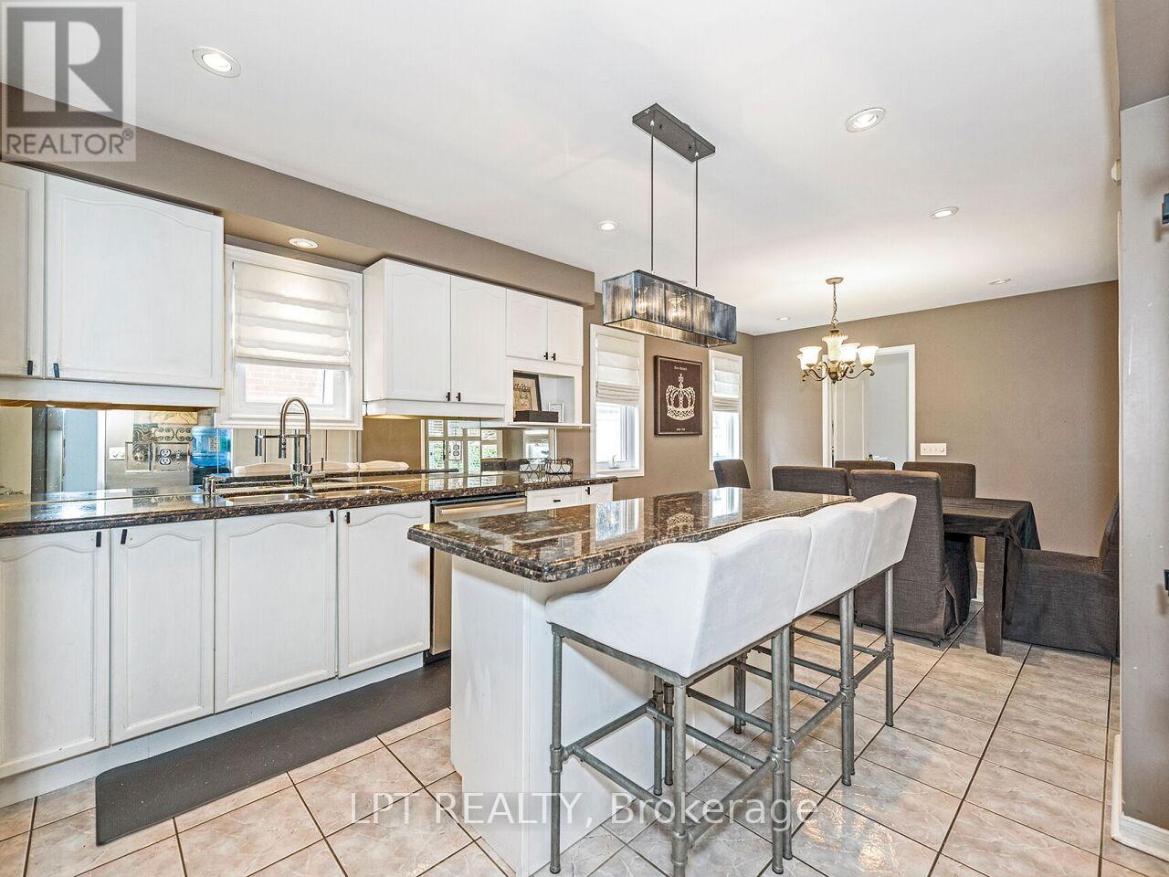 2460 Sixth Line, Oakville, Ontario  L6H 5Z8 - Photo 9 - W12883778