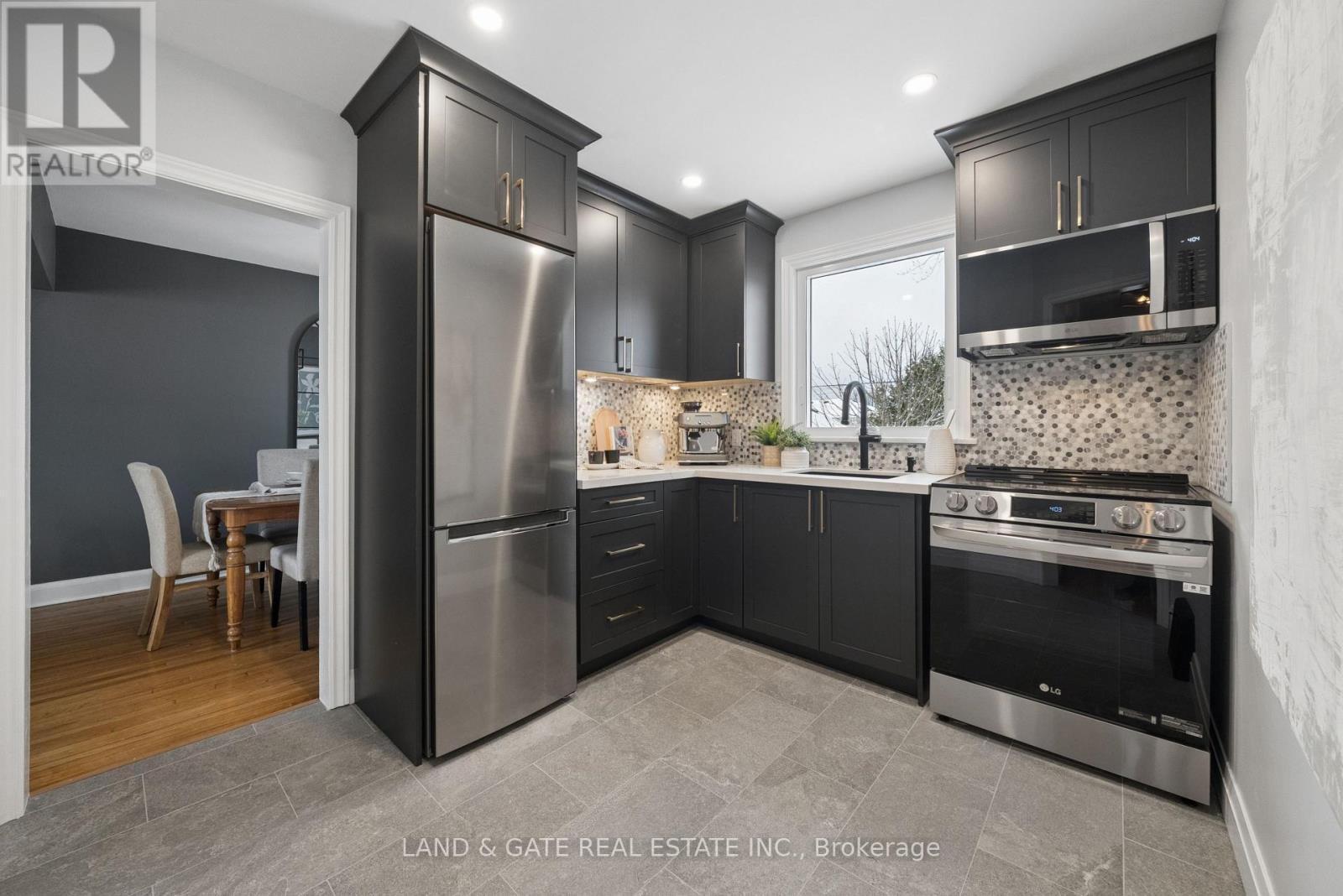 19 Southway Drive, Clarington, Ontario  L1C 1C4 - Photo 13 - E12881030