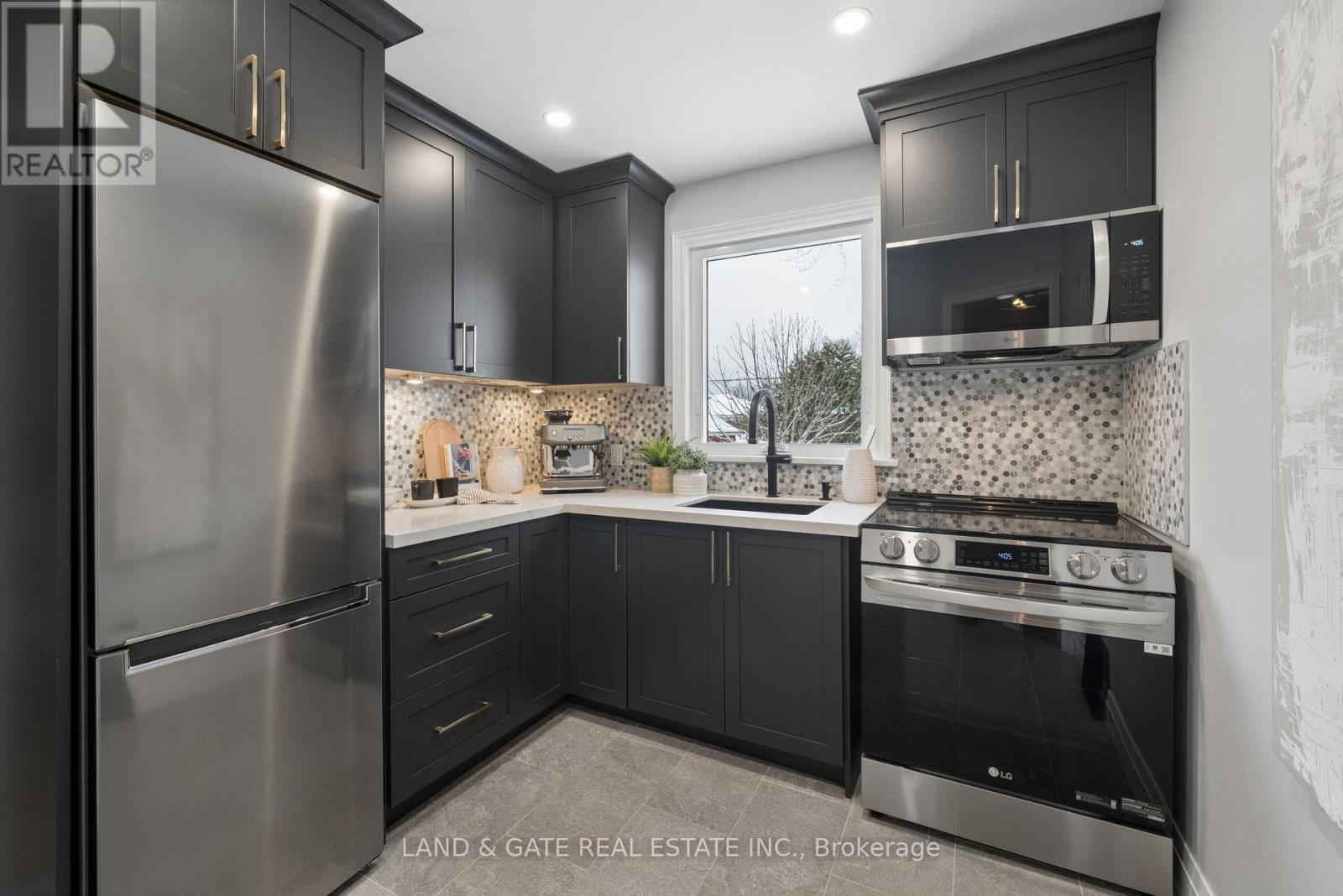 19 Southway Drive, Clarington, Ontario  L1C 1C4 - Photo 14 - E12881030