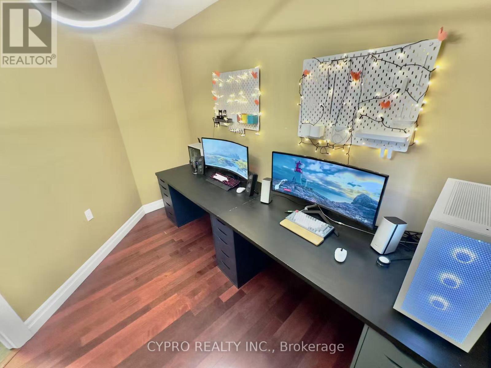 1305 - 250 Pall Mall Street, London East, Ontario  N6A 6K3 - Photo 4 - X12883764