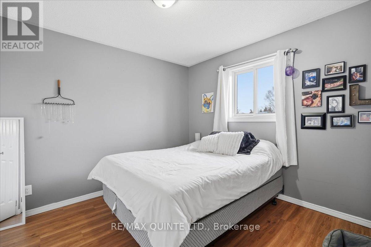 4 Harbourview Crescent, Prince Edward County, Ontario  K0K 3L0 - Photo 22 - X12883804