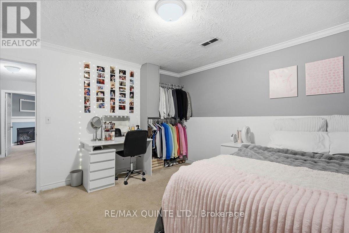 4 Harbourview Crescent, Prince Edward County, Ontario  K0K 3L0 - Photo 26 - X12883804