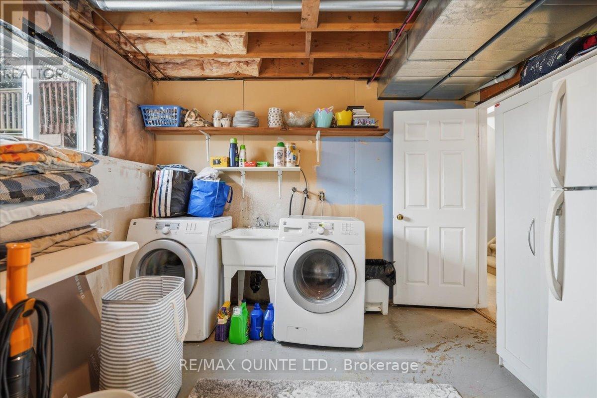 4 Harbourview Crescent, Prince Edward County, Ontario  K0K 3L0 - Photo 33 - X12883804