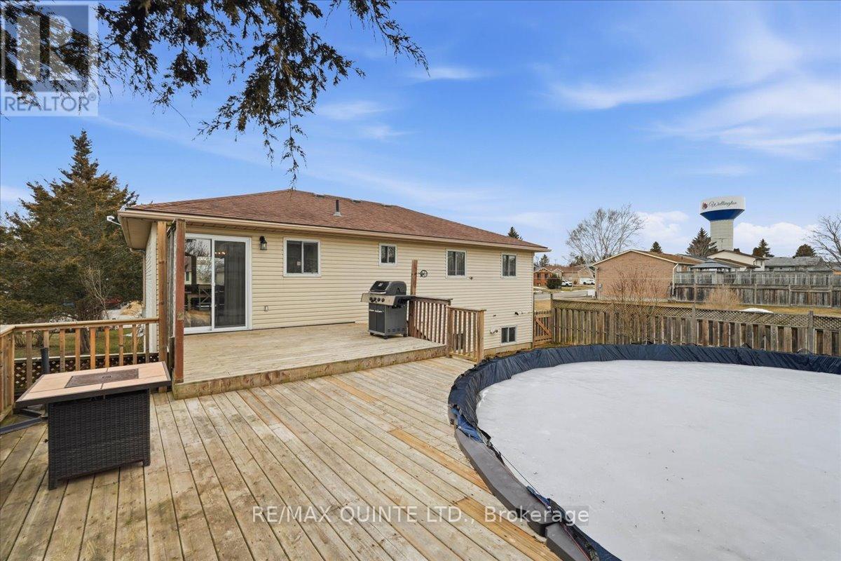 4 Harbourview Crescent, Prince Edward County, Ontario  K0K 3L0 - Photo 35 - X12883804