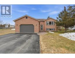 4 HARBOURVIEW CRESCENT, Prince Edward County, Ontario