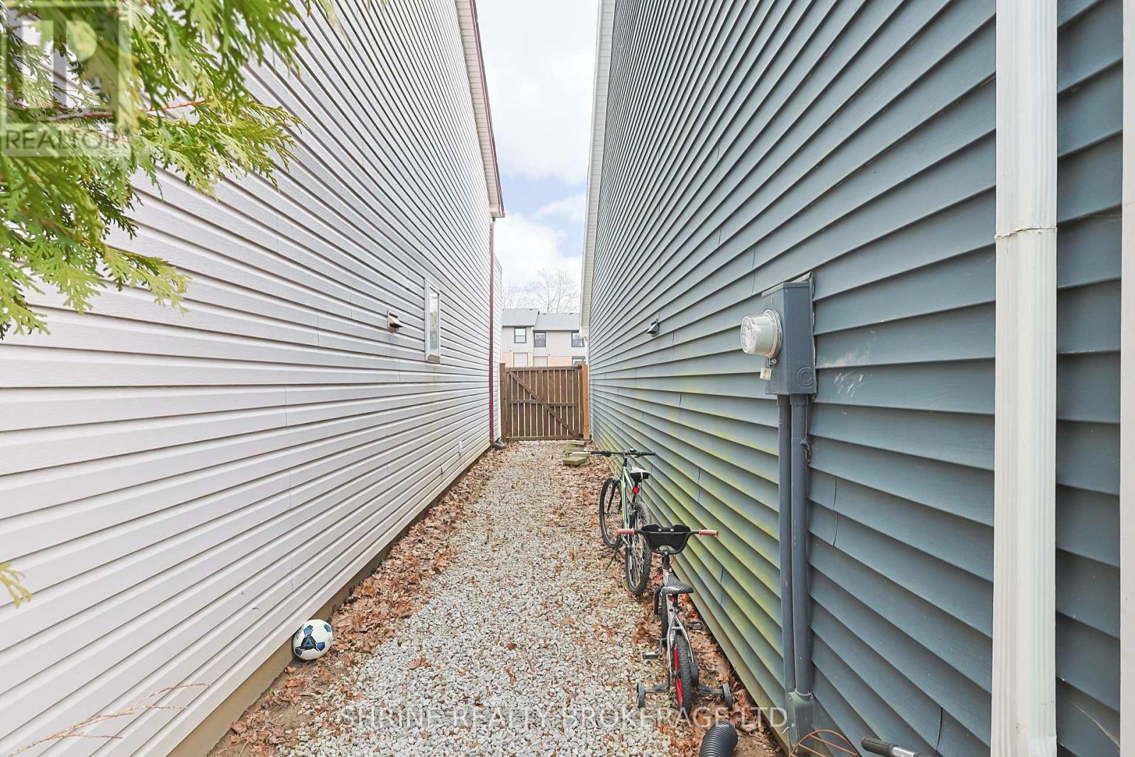 122 Andover Drive, London South, Ontario  N6J 4C3 - Photo 34 - X12883806