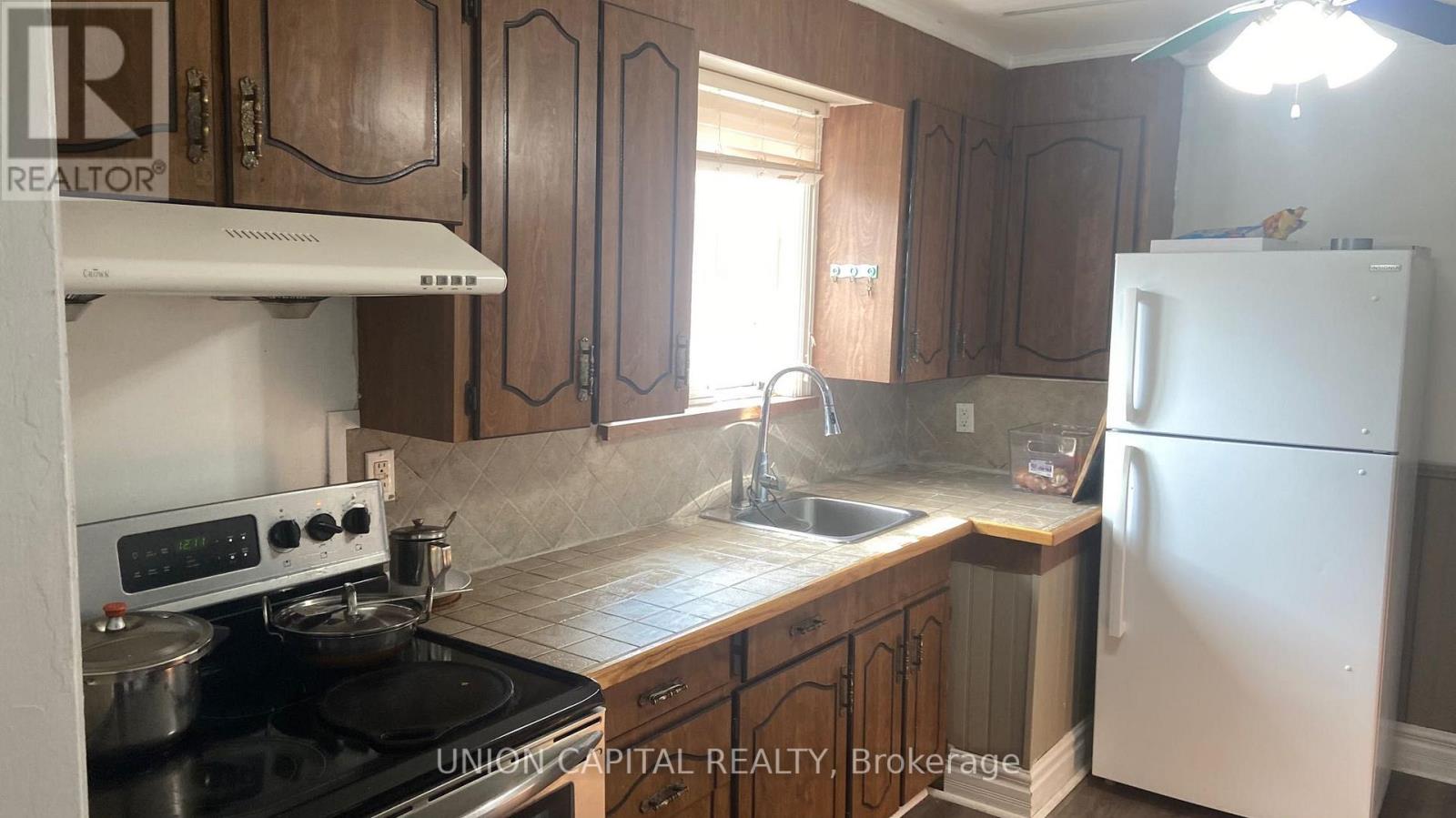 Main - 64 Delwood Drive, Toronto, Ontario  M1L 2S7 - Photo 2 - E12883814