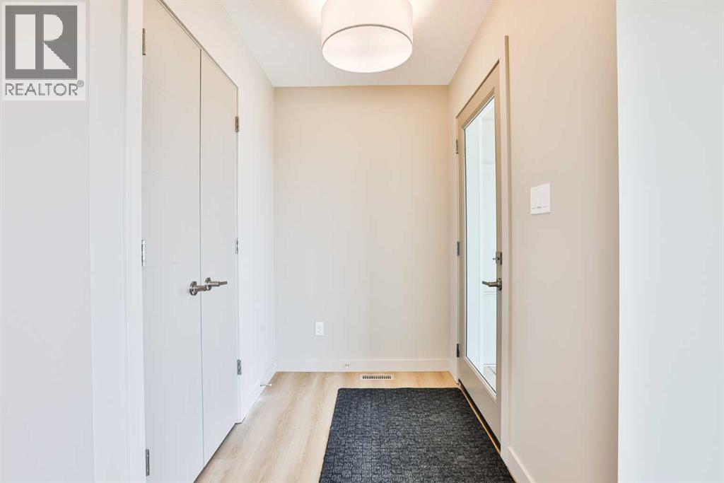 320 Aquitania Boulevard W, Lethbridge, Alberta  T1J 5T4 - Photo 3 - A2291984