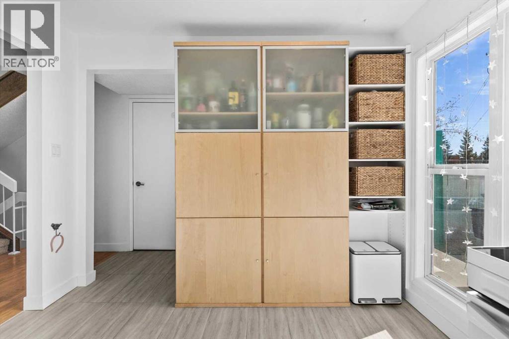 118 Brae Glen Lane Sw, Calgary, Alberta  T2W 1B6 - Photo 8 - A2290345