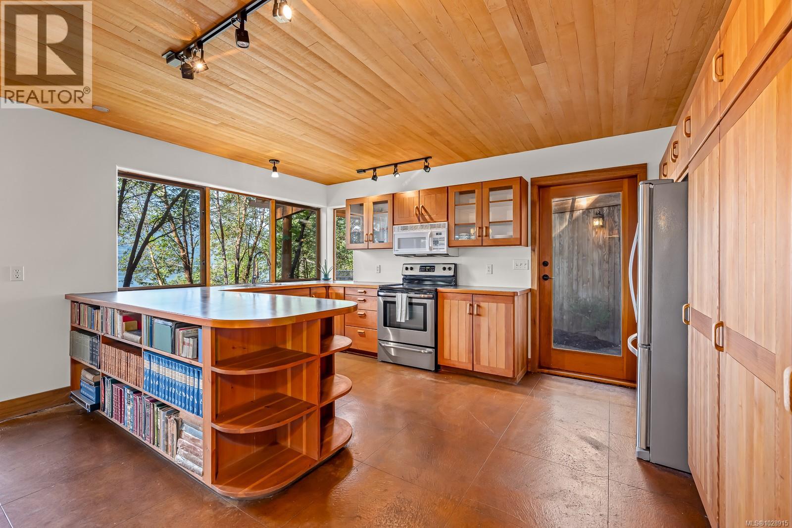 6161 Lacon Rd, Denman Island, British Columbia V0R 1T0 - Photo 6 - 1028915