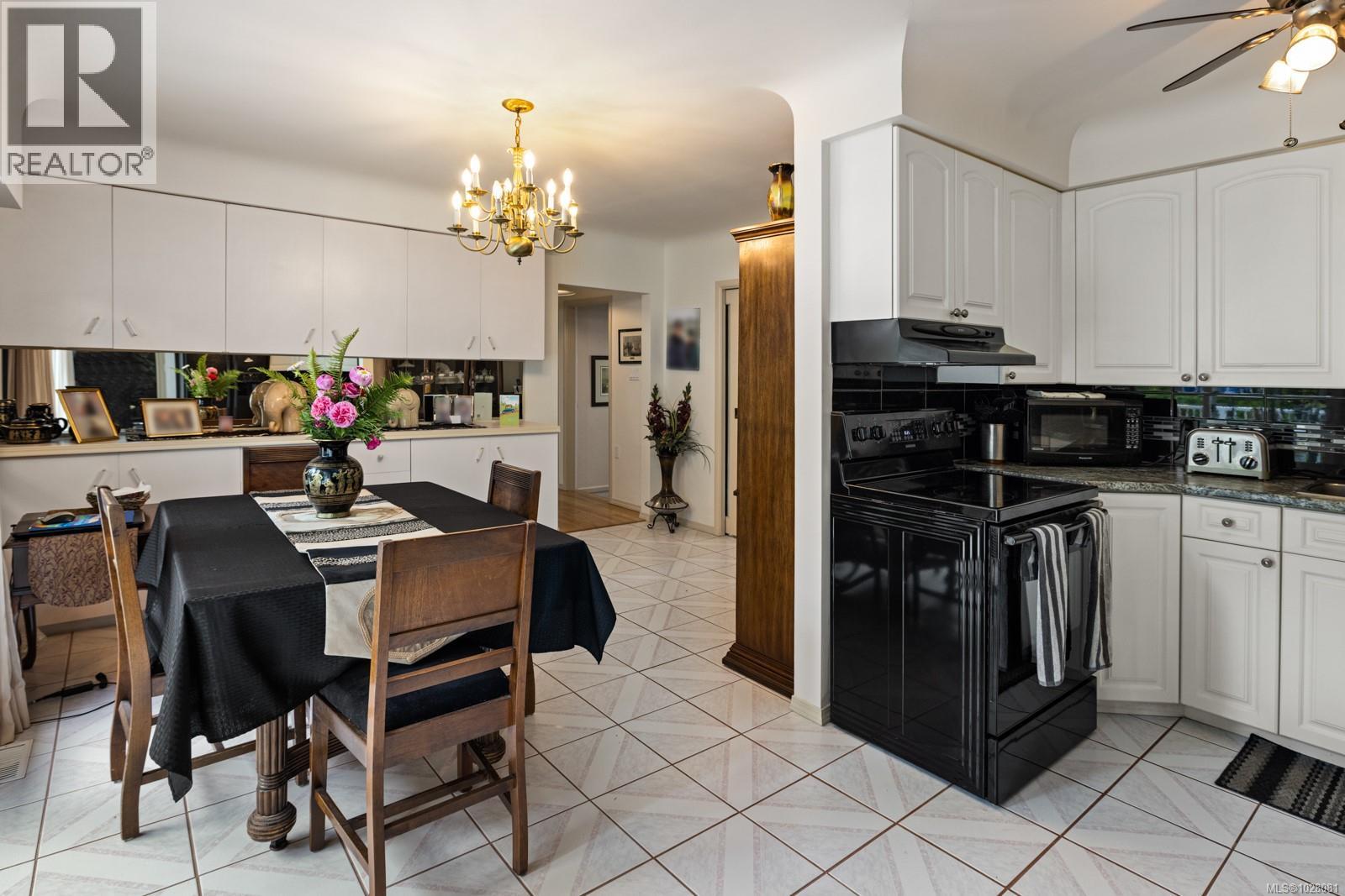 3367 Trans Canada Hwy, Cobble Hill, British Columbia  V0R 1L7 - Photo 11 - 1028081