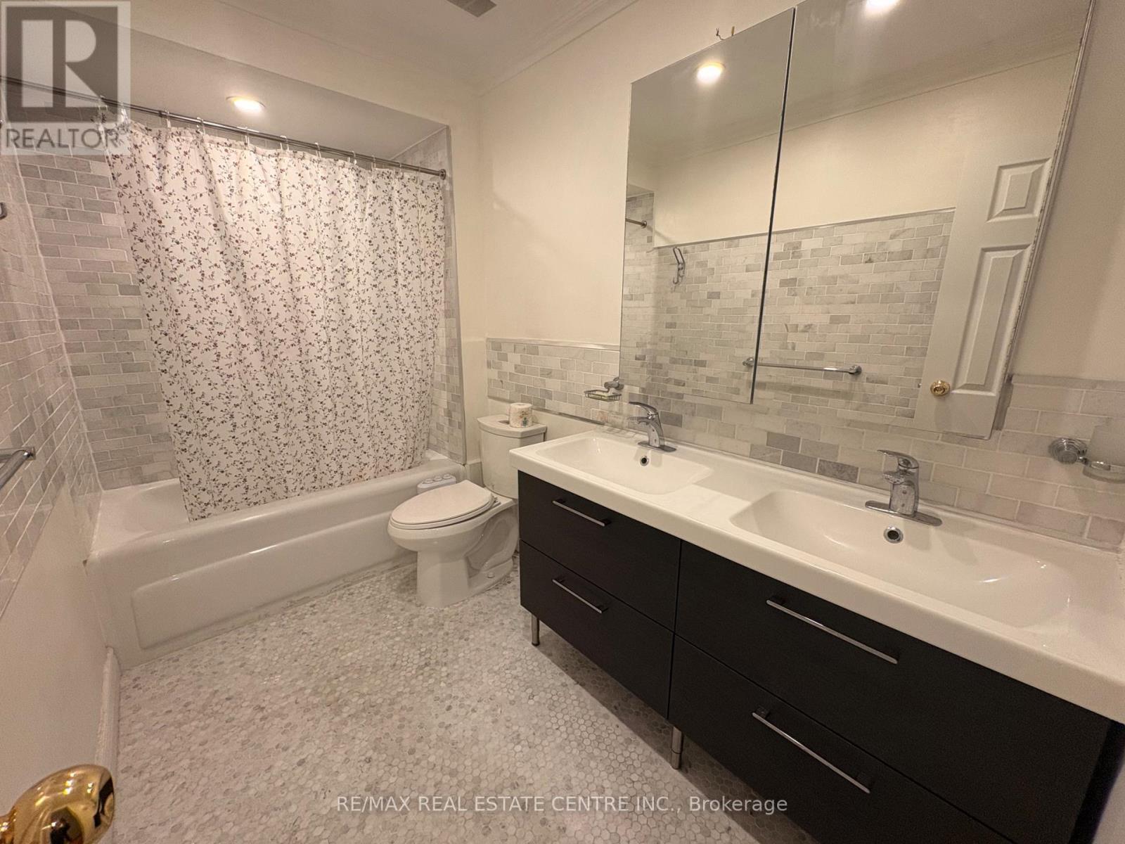 27 - 1055 Shawnmarr Road, Mississauga, Ontario L5H 3V2 - Photo 18 - W12883810