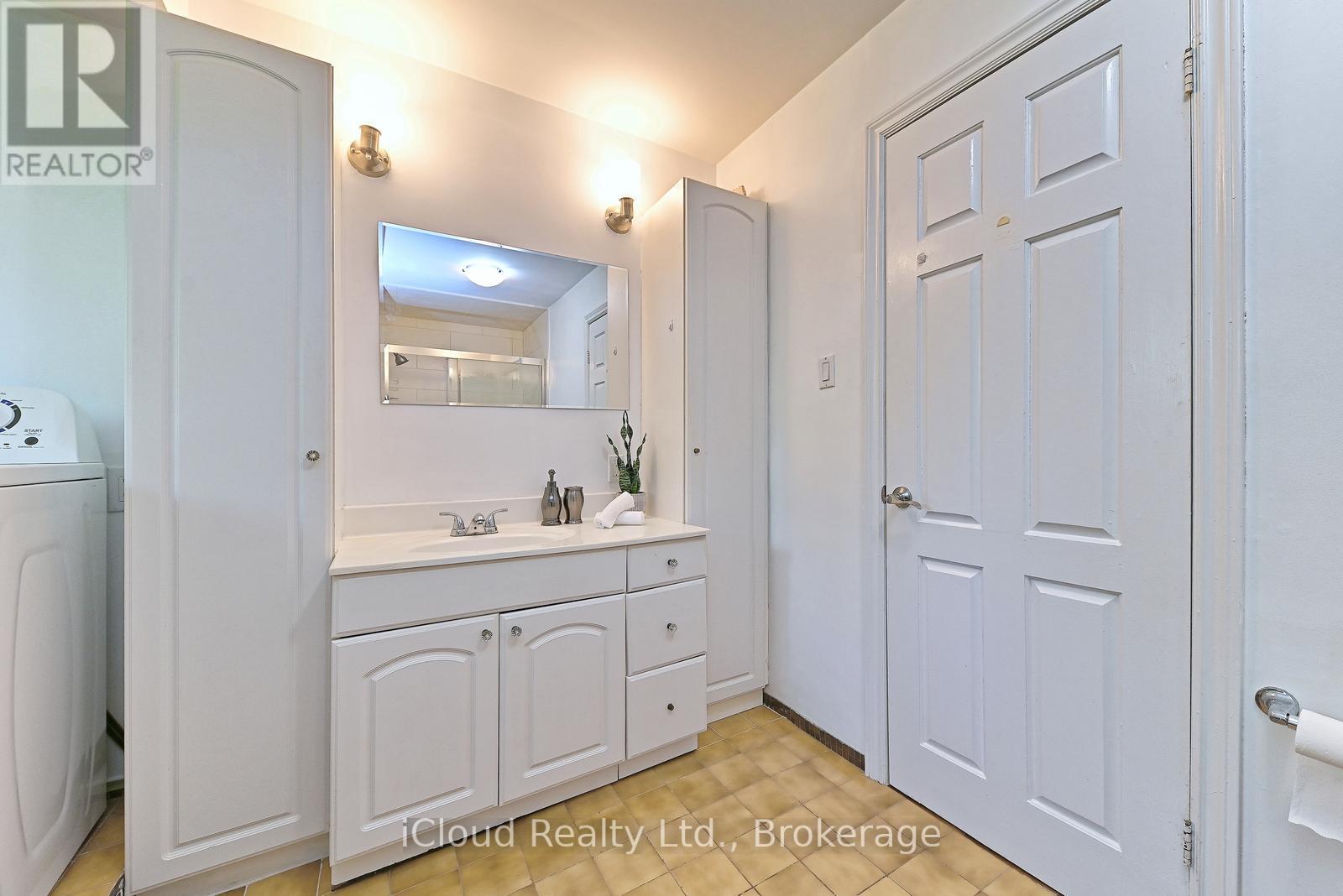 2101 Parkway Drive, Burlington, Ontario  L7P 1S5 - Photo 17 - W12883826