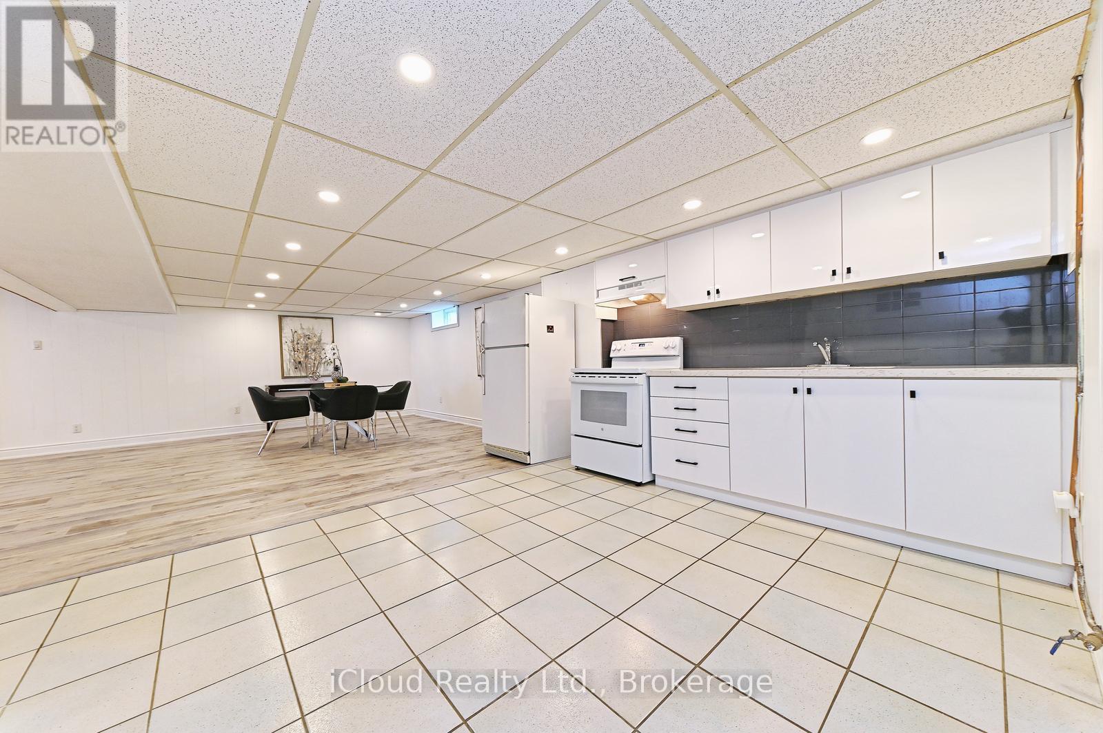 2101 Parkway Drive, Burlington, Ontario  L7P 1S5 - Photo 35 - W12883826