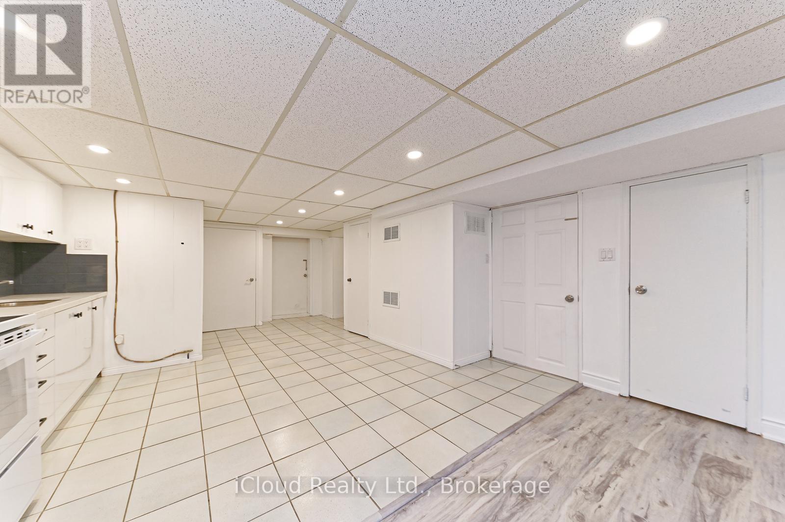 2101 Parkway Drive, Burlington, Ontario  L7P 1S5 - Photo 36 - W12883826