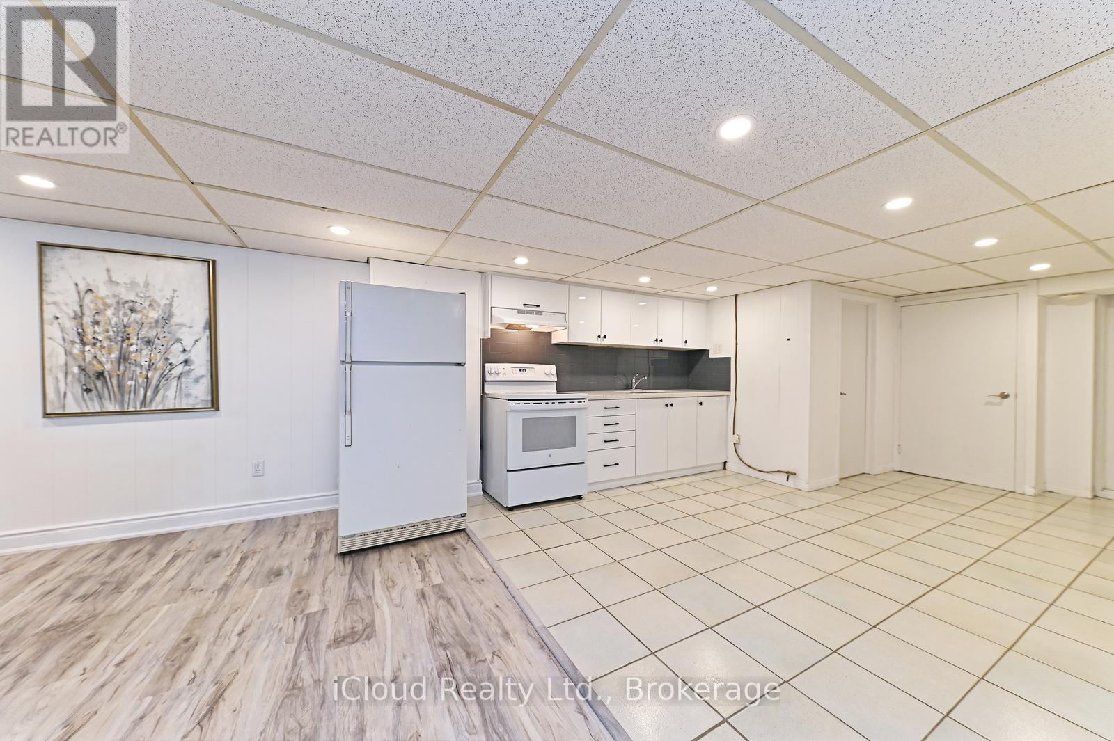 2101 Parkway Drive, Burlington, Ontario  L7P 1S5 - Photo 37 - W12883826